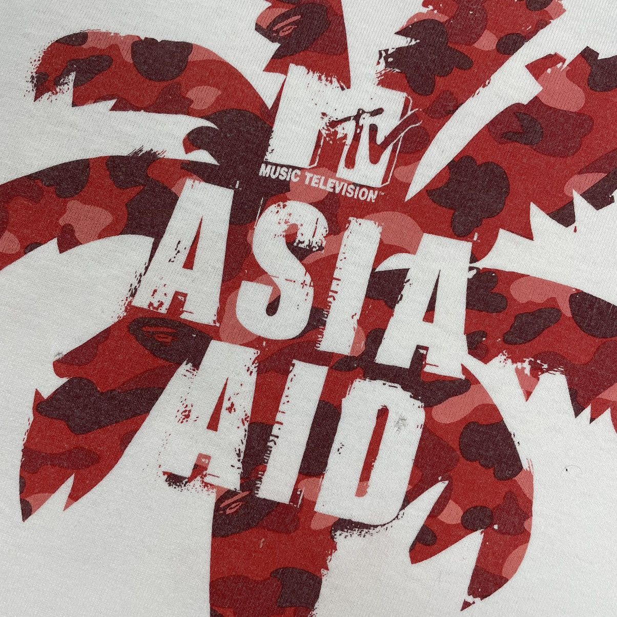 Bape Vintage Bape Mtv Asia Aid T-shirt Size US S / EU 44-46 / 1 - 7 Thumbnail