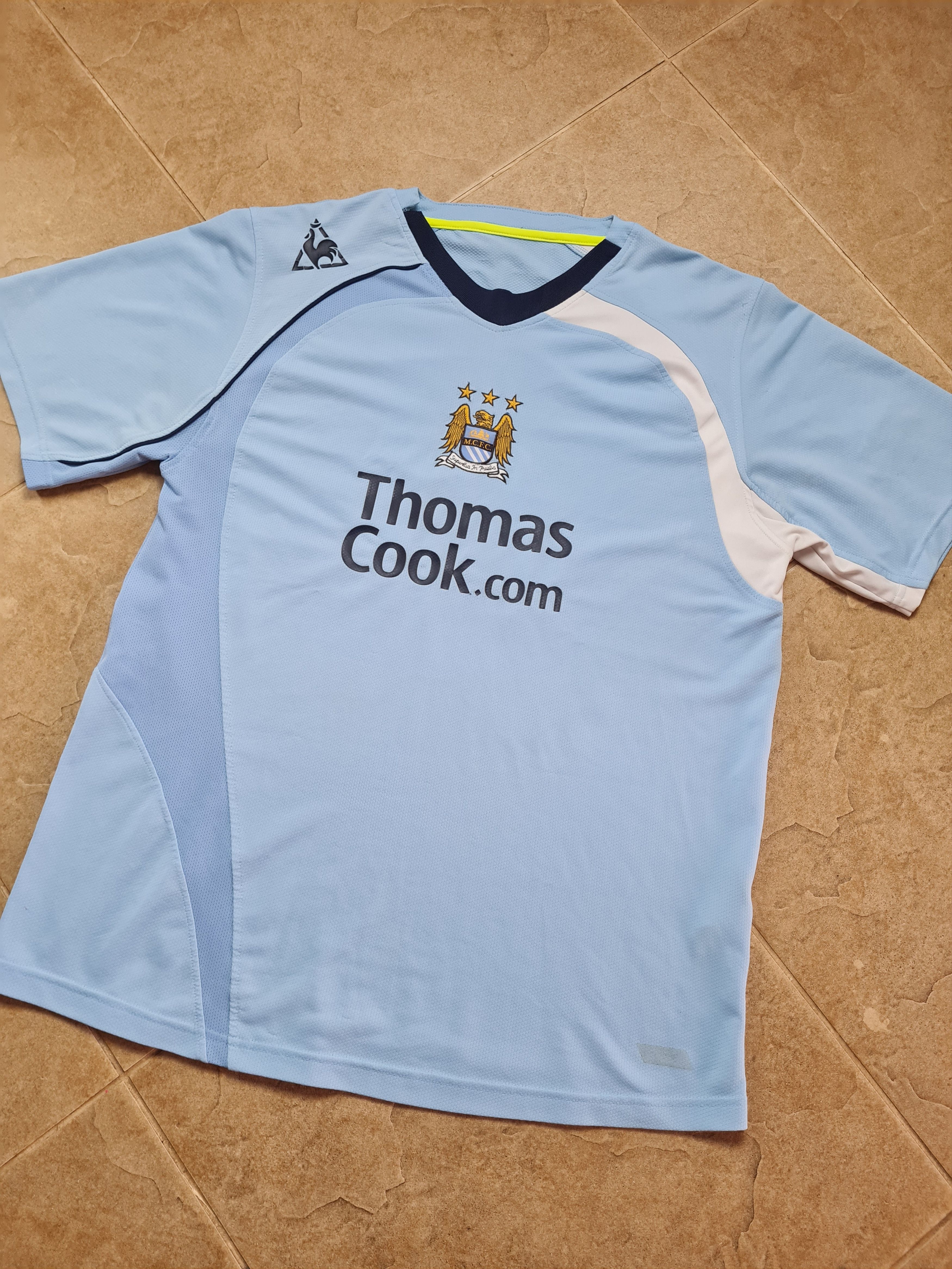 Le Coq Sportif Manchester City 08/09 #2 Richards Le Coq Sportif Thomas Cook Size US XL / EU 56 / 4 - 8 Thumbnail