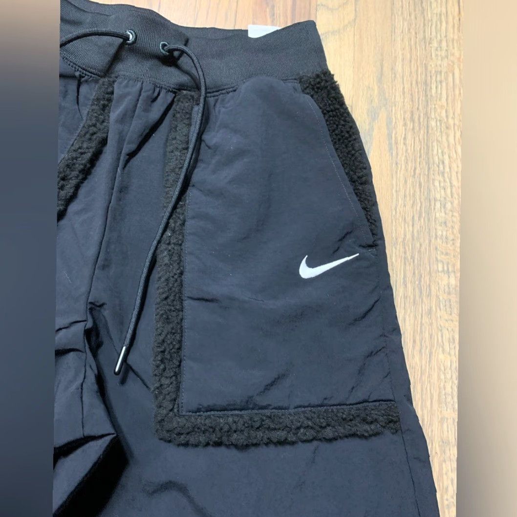 Nike Nike Women Pants XS Black Loose Fit High Rise Joggers Sherpa Pockets Track Pants NWT Regular Size 26" / US 2 / IT 38 - 2 Thumbnail