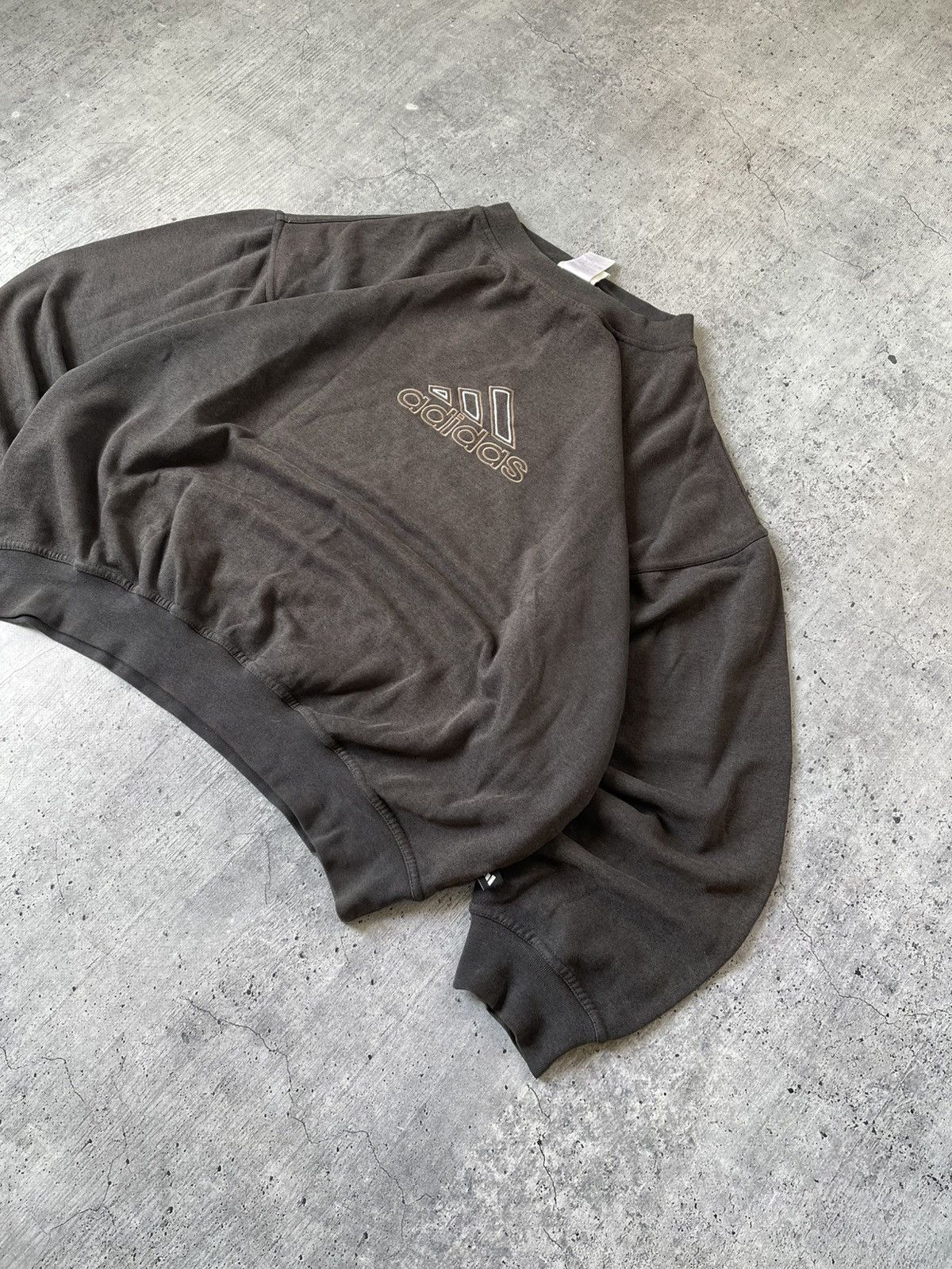 Adidas × Vintage Vintage Adidas distressed big logo oversized Y2K sweatshirt Size US L / EU 52-54 / 3 - 6 Thumbnail