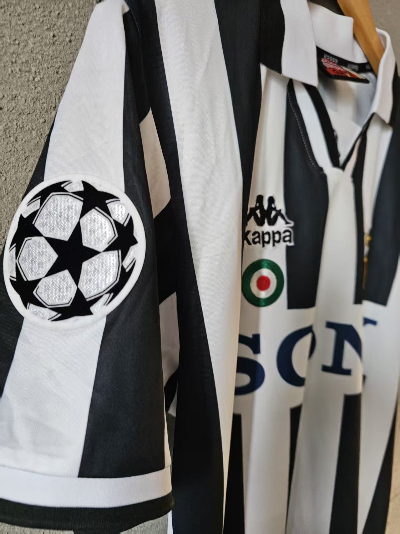 Other 1995 1997 Juventus 21 Zidane Jersey Home Size US L / EU 52-54 / 3 - 4 Thumbnail