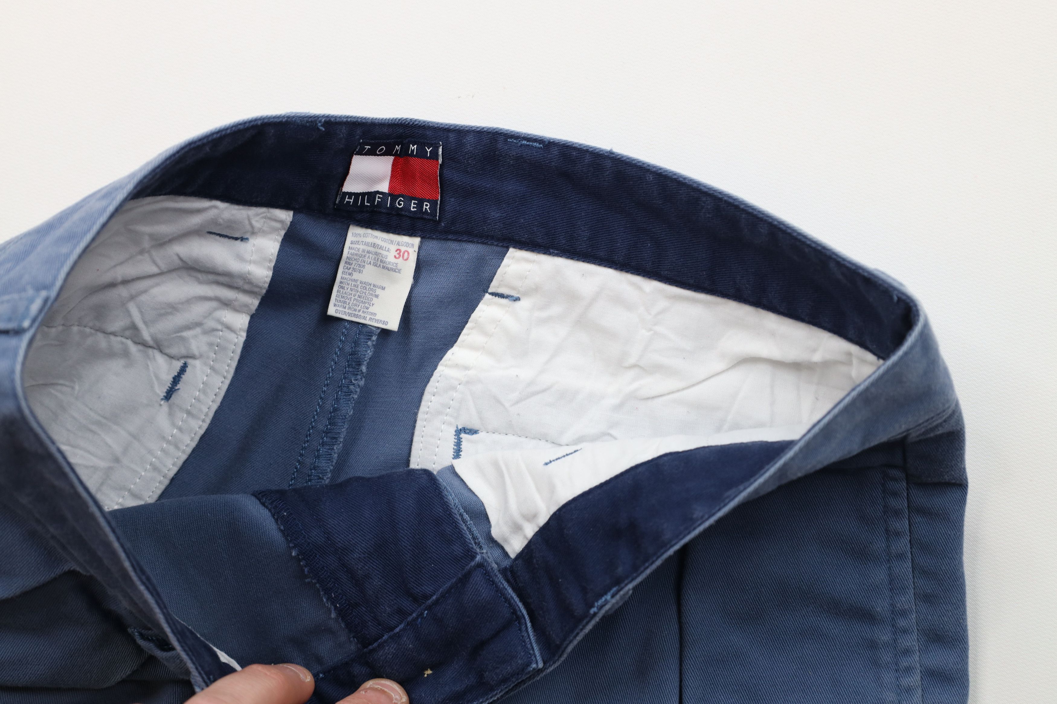 Tommy Hilfiger Vintage 90s Tommy Hilfiger Above Knee Golf Chino Shorts Blue Size US 30 / EU 46 - 7 Thumbnail