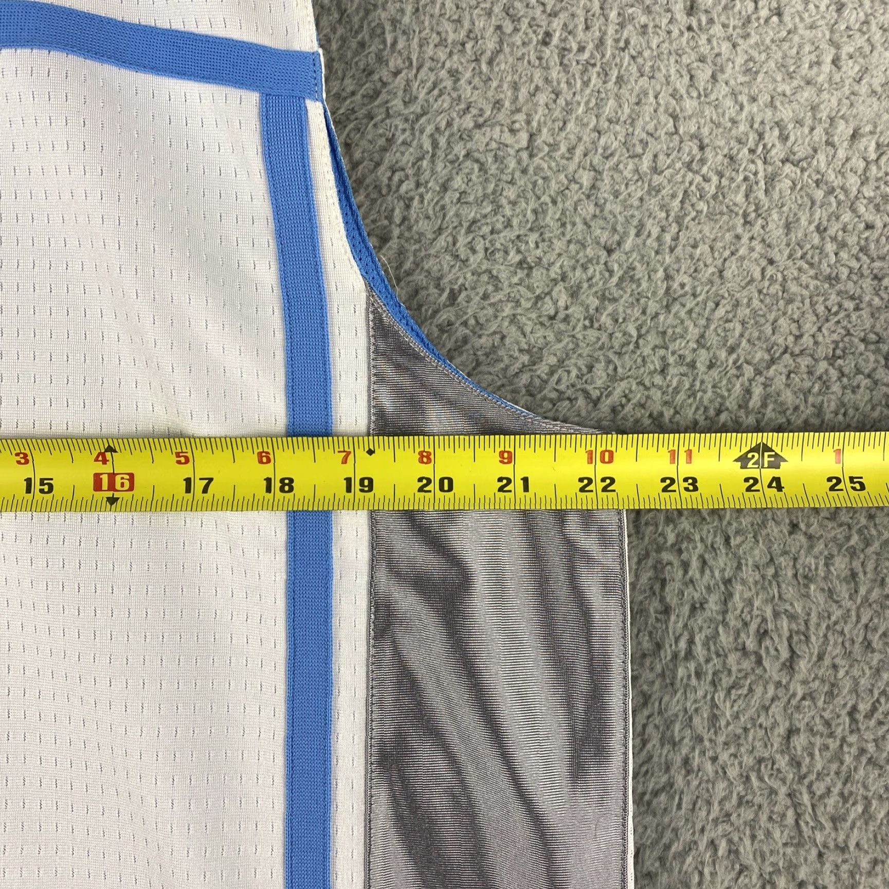 Nike Nike Men's Team Jersey Basketball Sleeveless Tank Shirt Reversible Blue /49-6 L Size 44-? Size US L / EU 52-54 / 3 - 5 Thumbnail