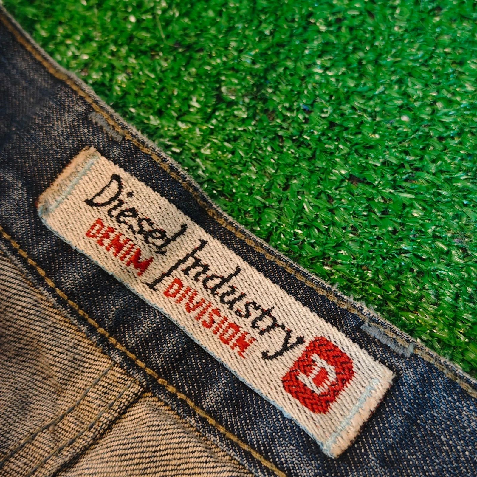 Diesel Vintage Diesel Jeans Mens 30 Blue straight classic Size US 30 / EU 46 - 7 Thumbnail