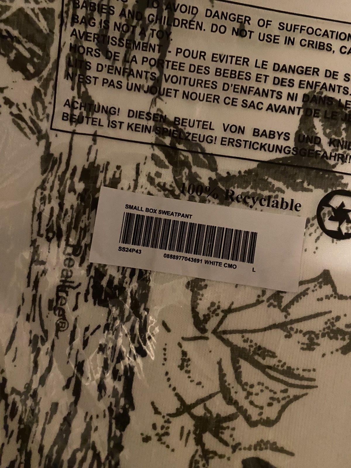 Supreme Supreme Small Box Sweatpant Snow Camo SS24 Large | Grailed 