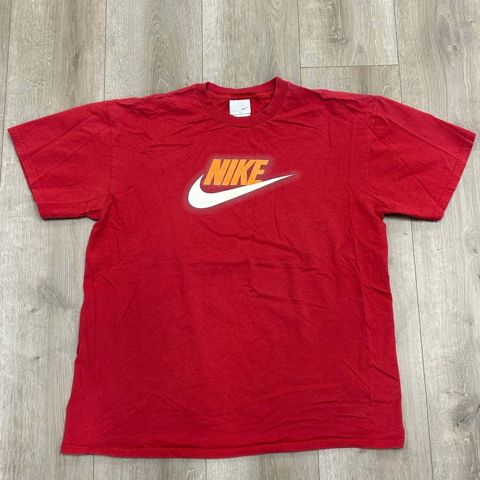 Nike Nike Gray Tag Swoosh Logo Red Tee T Shirt Size XL B9 Size US XL / EU 56 / 4 - 1 Thumbnail