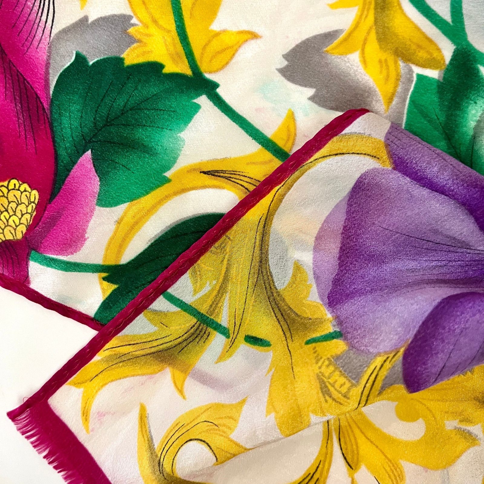 Oscar De La Renta × Vintage Oscar de la Renta Floral Gold Crepe de Chine Silk Scarf Size ONE SIZE - 5 Thumbnail