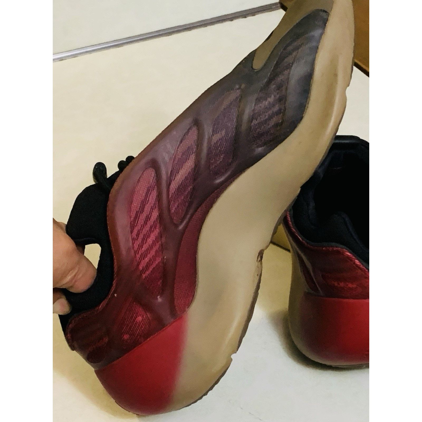 Adidas Adidas Yeezy 700 V3 Fade Carbon GW1814 Men’s Size 9.5M Size US 9.5 / EU 42-43 - 4 Thumbnail