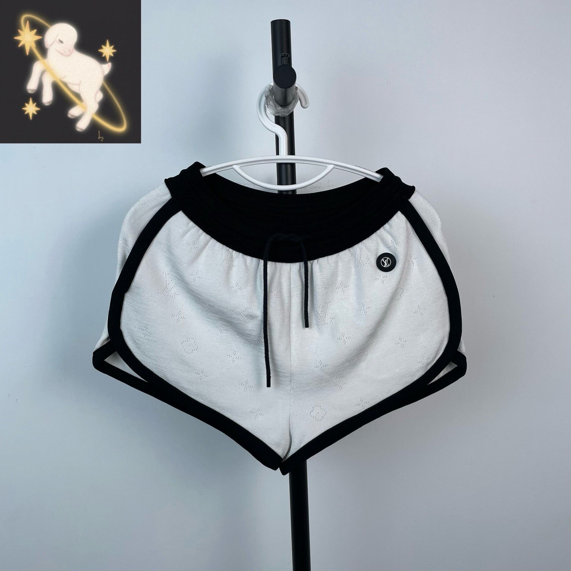 Louis Vuitton Louis Vuitton Black Shorts XS Men Size US 28 / EU 44 - 1 Thumbnail