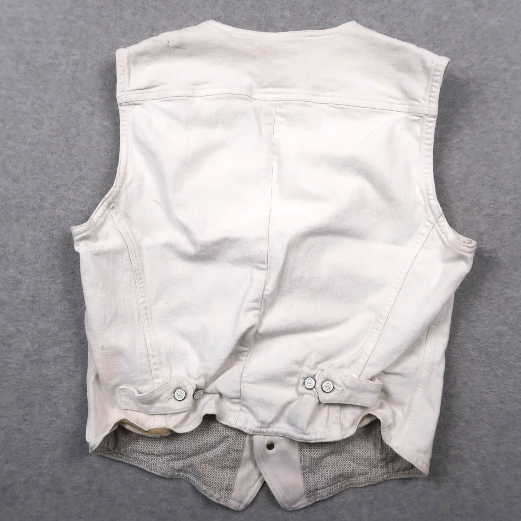 Diesel VINTAGE Diesel Denim Vest Jacket Women Size XL Women Studded Western Vest Casual White Denim Vest XL Women Western Studded Diesel Vintage Size XL / US 12-14 / IT 48-50 - 2 Thumbnail