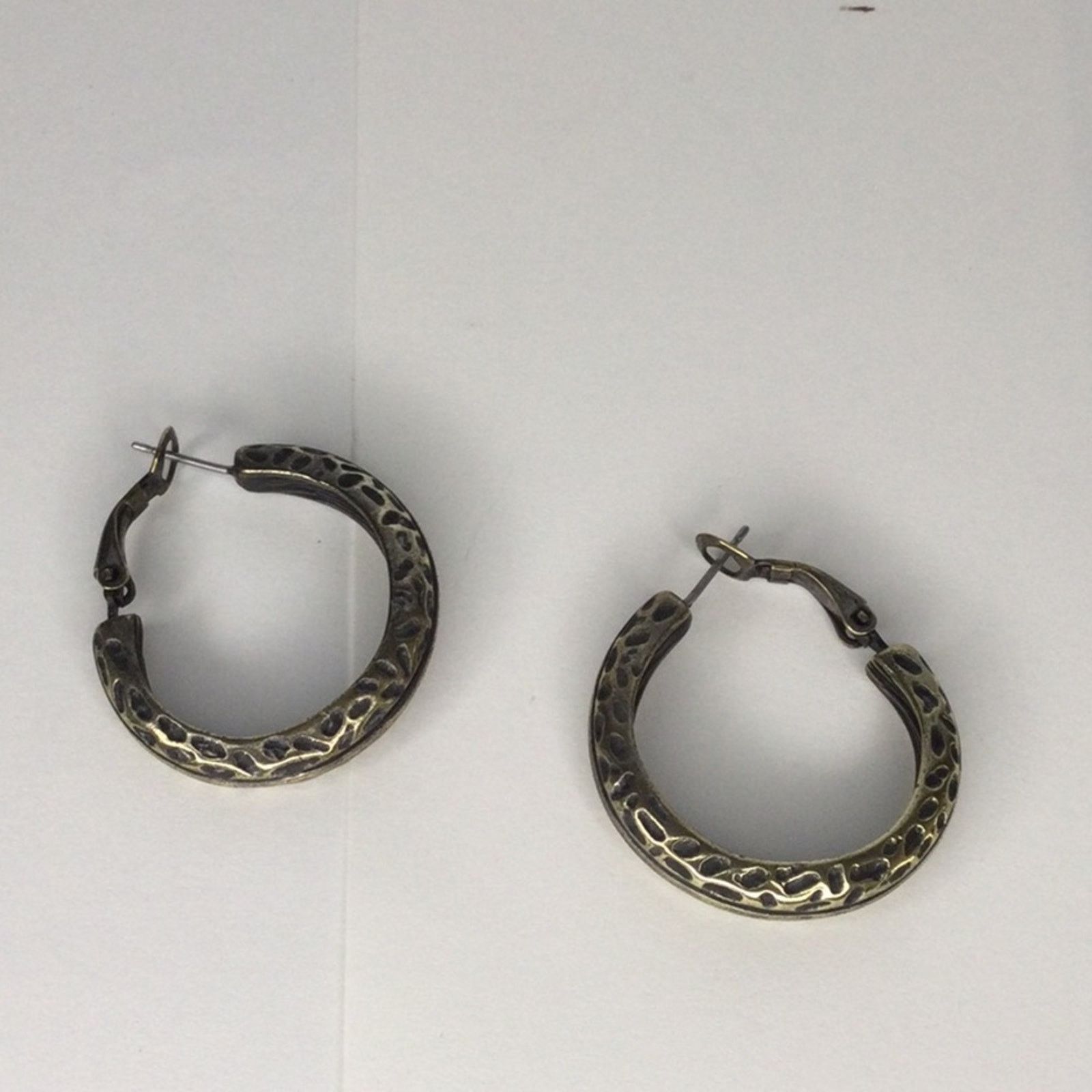 Other Gold & Black Vintage Earrings Hammered Latch Back Hoop Size ONE SIZE - 7 Thumbnail