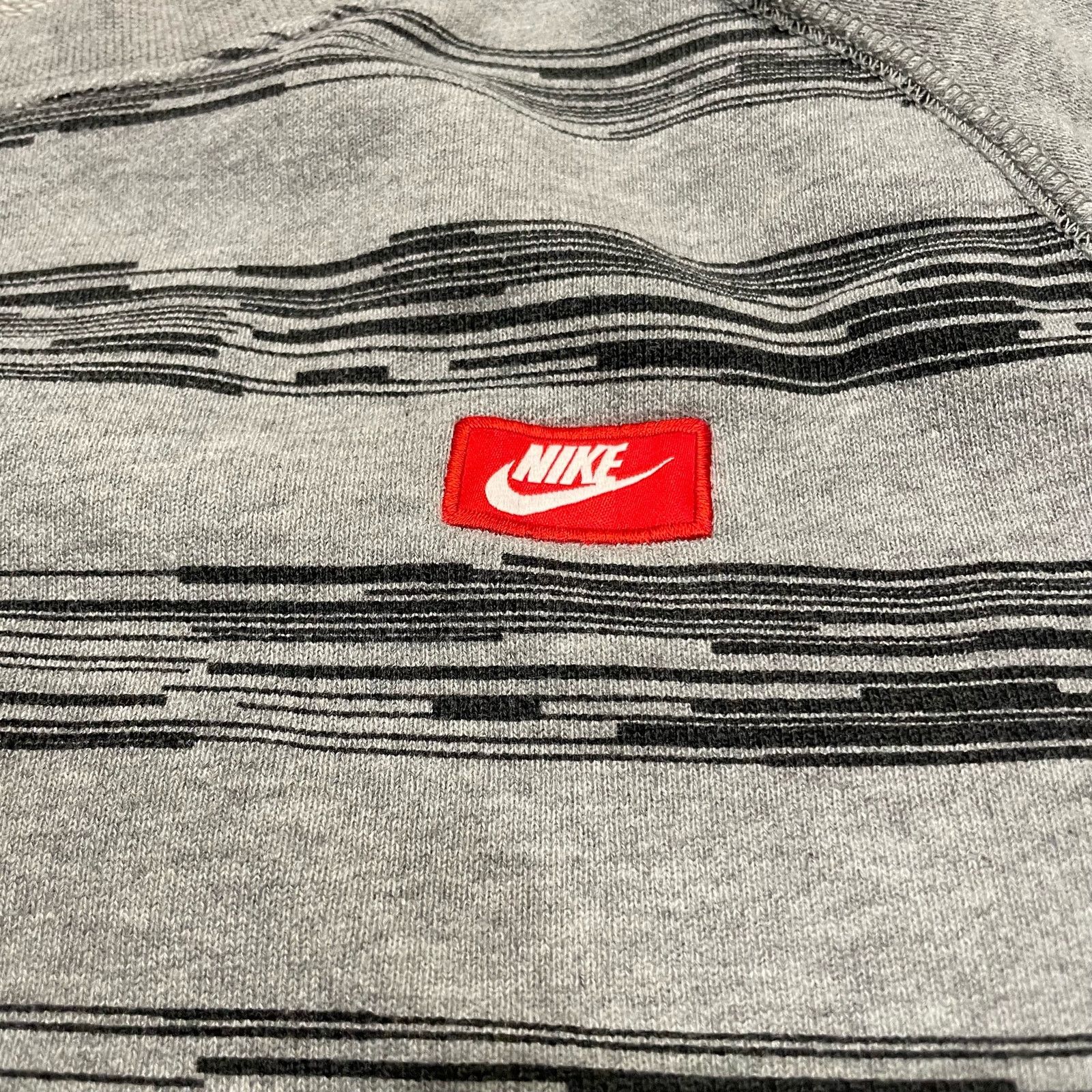 Nike Nike Striped Crewneck Sweatshirt Medium streetwear pullover Size US L / EU 52-54 / 3 - 2 Thumbnail