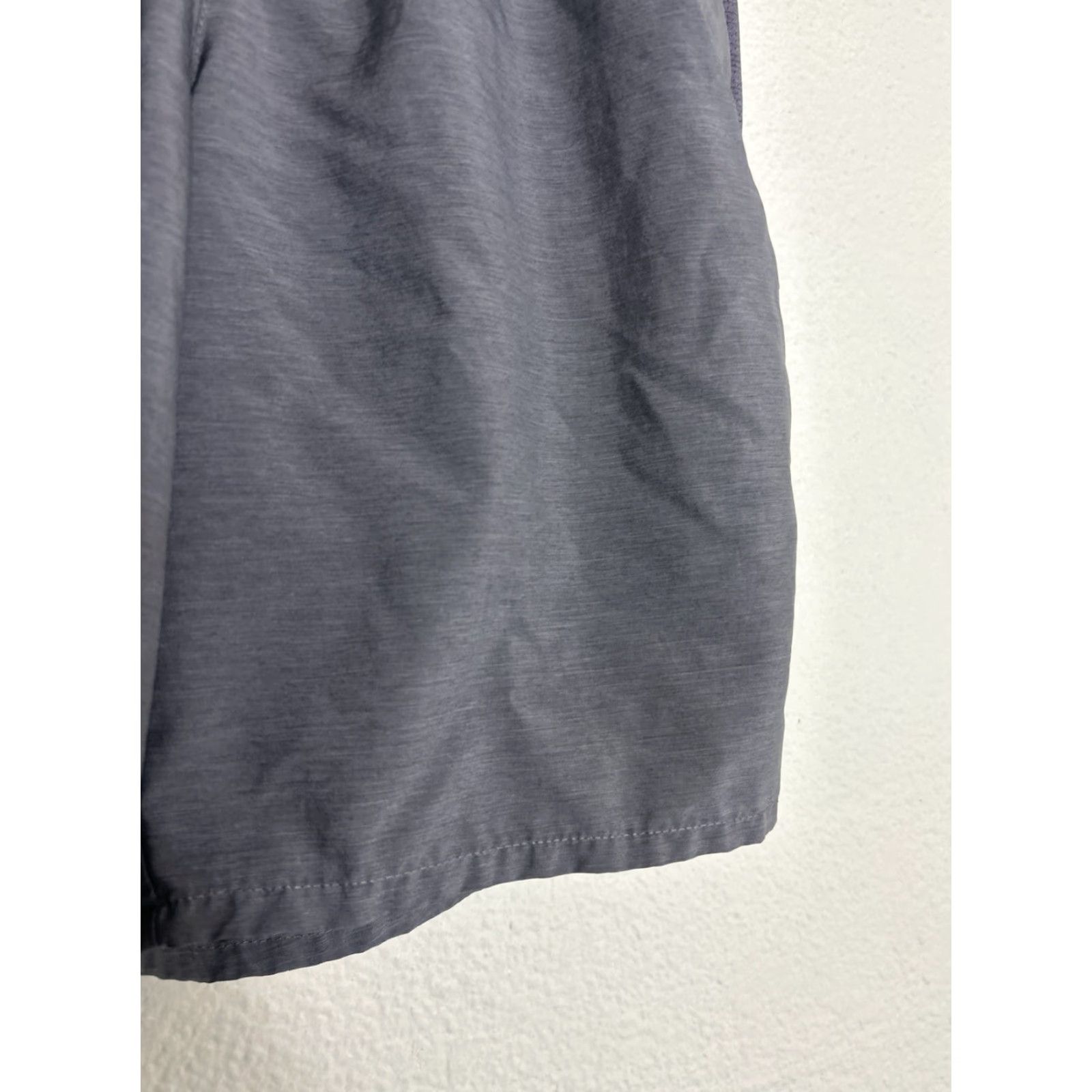 Nike Nike Challenger Running Shorts Men Medium Gray 8" Inseam Athletic Pockets Drawstring Quick Dry Reflective UV Protection Size US 31 - 4 Thumbnail