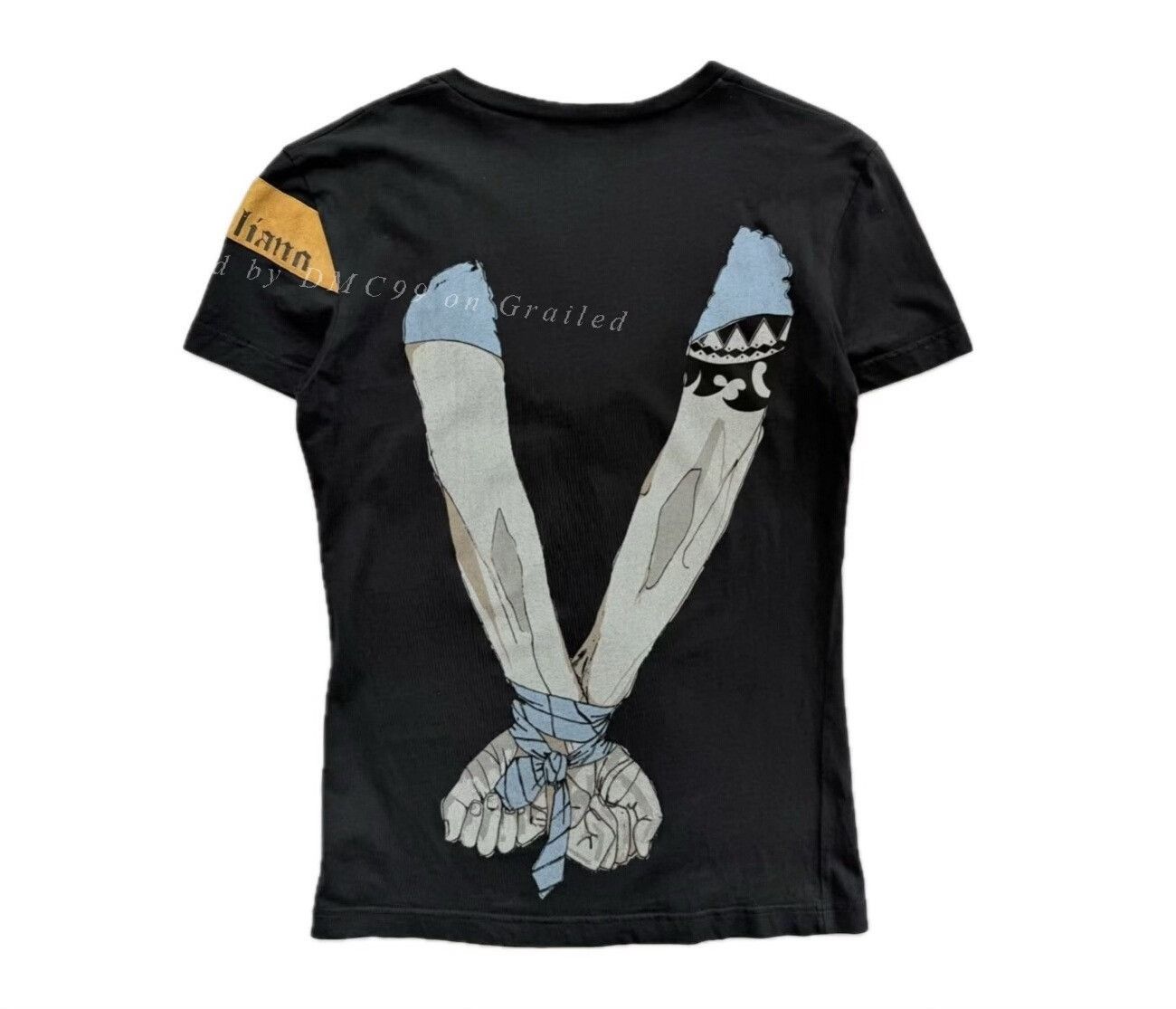 Vintage Vintage John Galliano 2005 Bound Hands V-Neck T-Shirt Size M / US 6-8 / IT 42-44 - 1 Thumbnail
