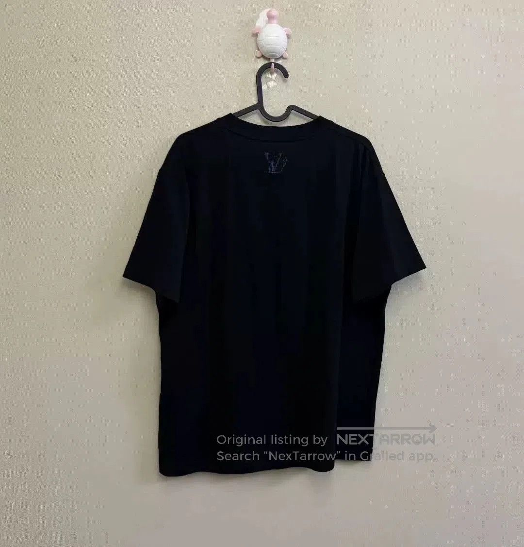 Louis Vuitton louis vuitton black gradient t. Size US M / EU 48-50 / 2 - 4 Thumbnail