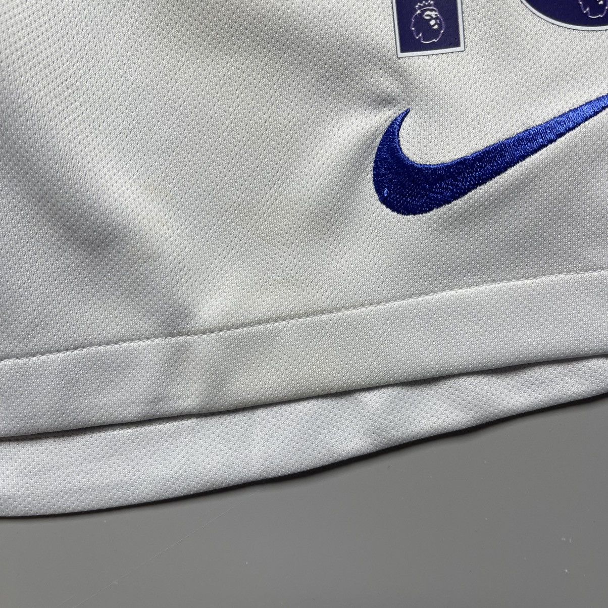 Vintage CHELSEA NIKE 2017/2018 FOOTBALL AWAY SHORTS #10 HAZARD Size US 34 / EU 50 - 4 Thumbnail