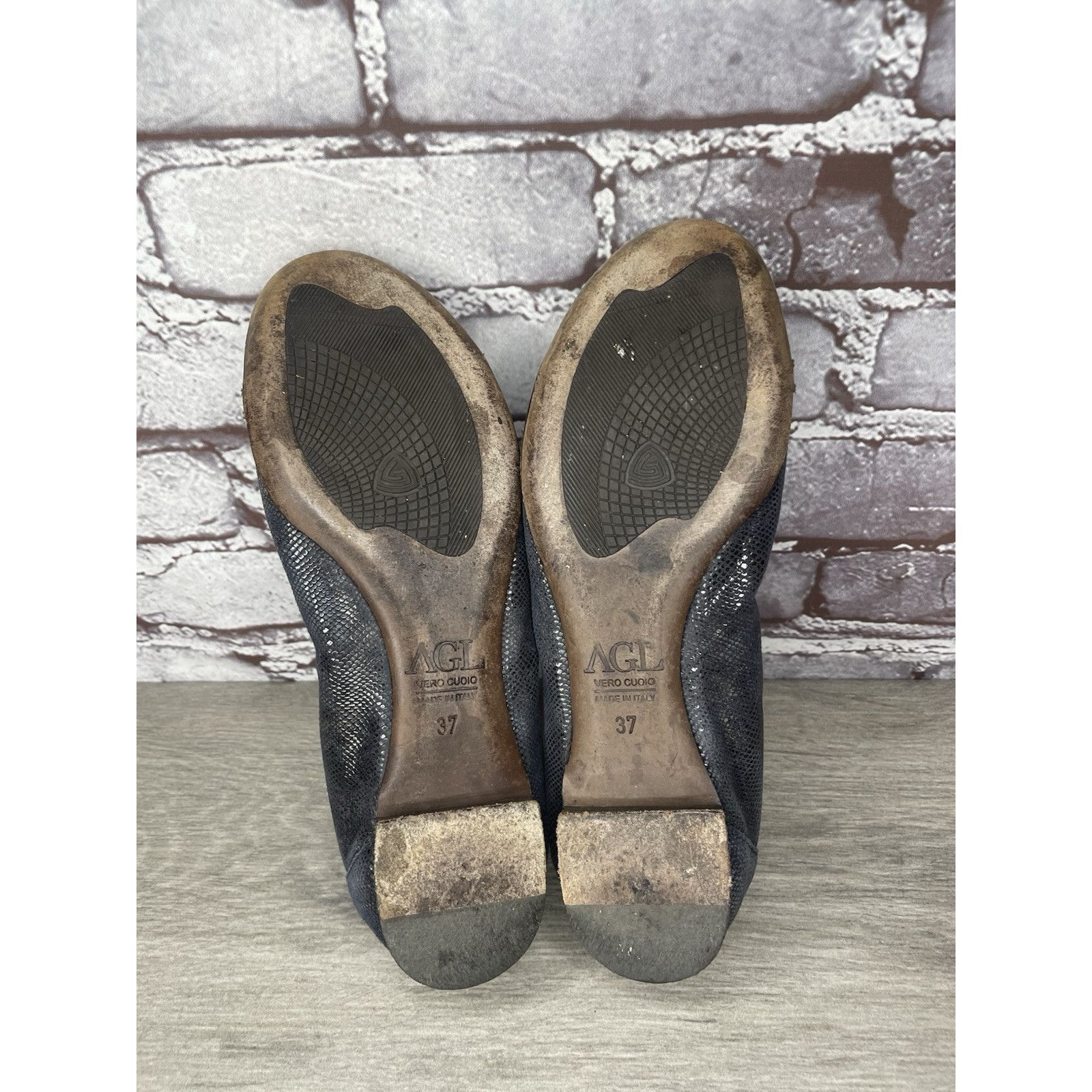 AGLINI AGL Blue Leather Shimmer Cap Toe Ballet Flats Women Sz 37EU/ Size US 6.5 / IT 36.5 - 14 Thumbnail