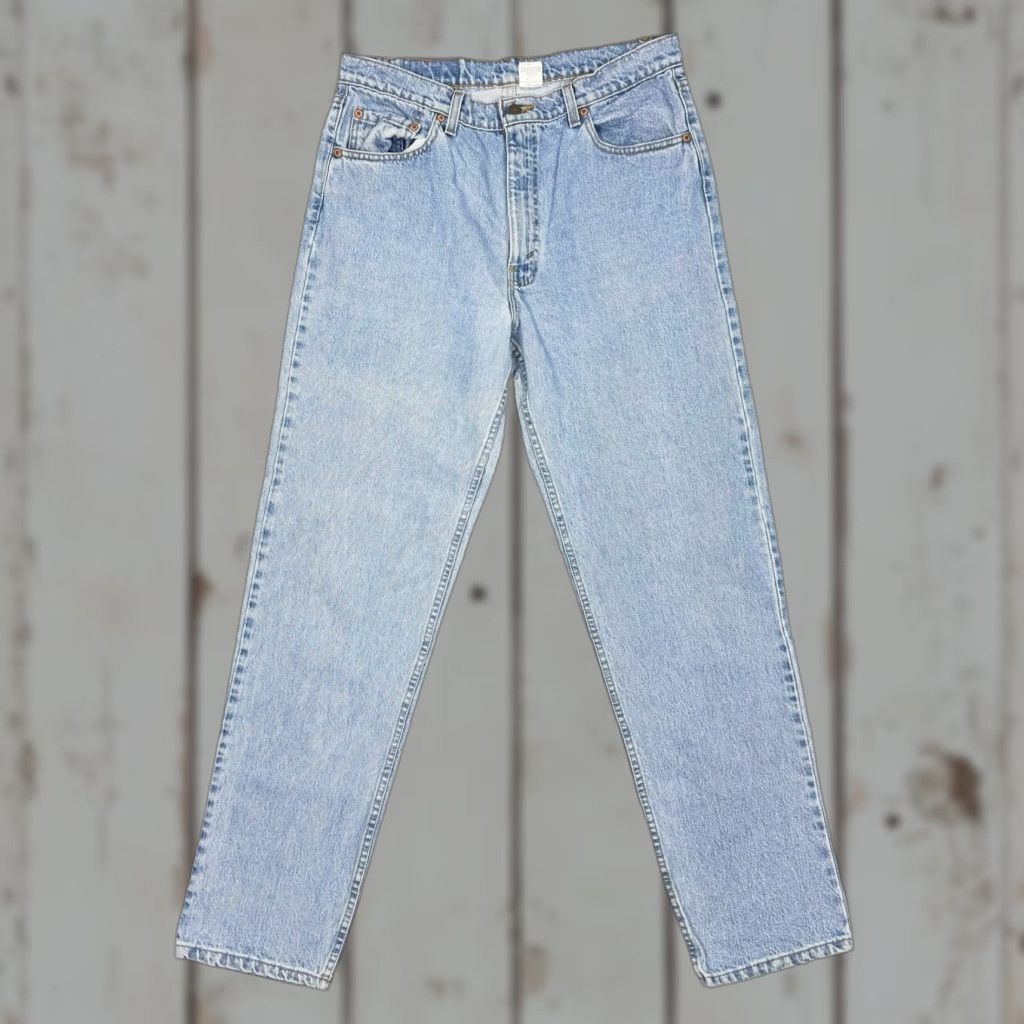 Levi's VINTAGE Levi's Jeans 36x32 USA 550 Relaxed Fit Light Blue Denim 5-Pocket Mens Straight Classic Logo Zipper Button Cotton USA-made Size US 36 / EU 52 - 1 Thumbnail