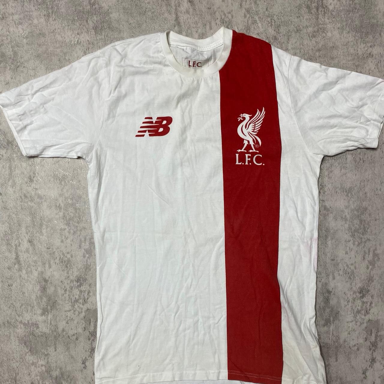 New Balance Liverpool FC New Balance white and red t-shirt Size US M / EU 48-50 / 2 - 1 Thumbnail