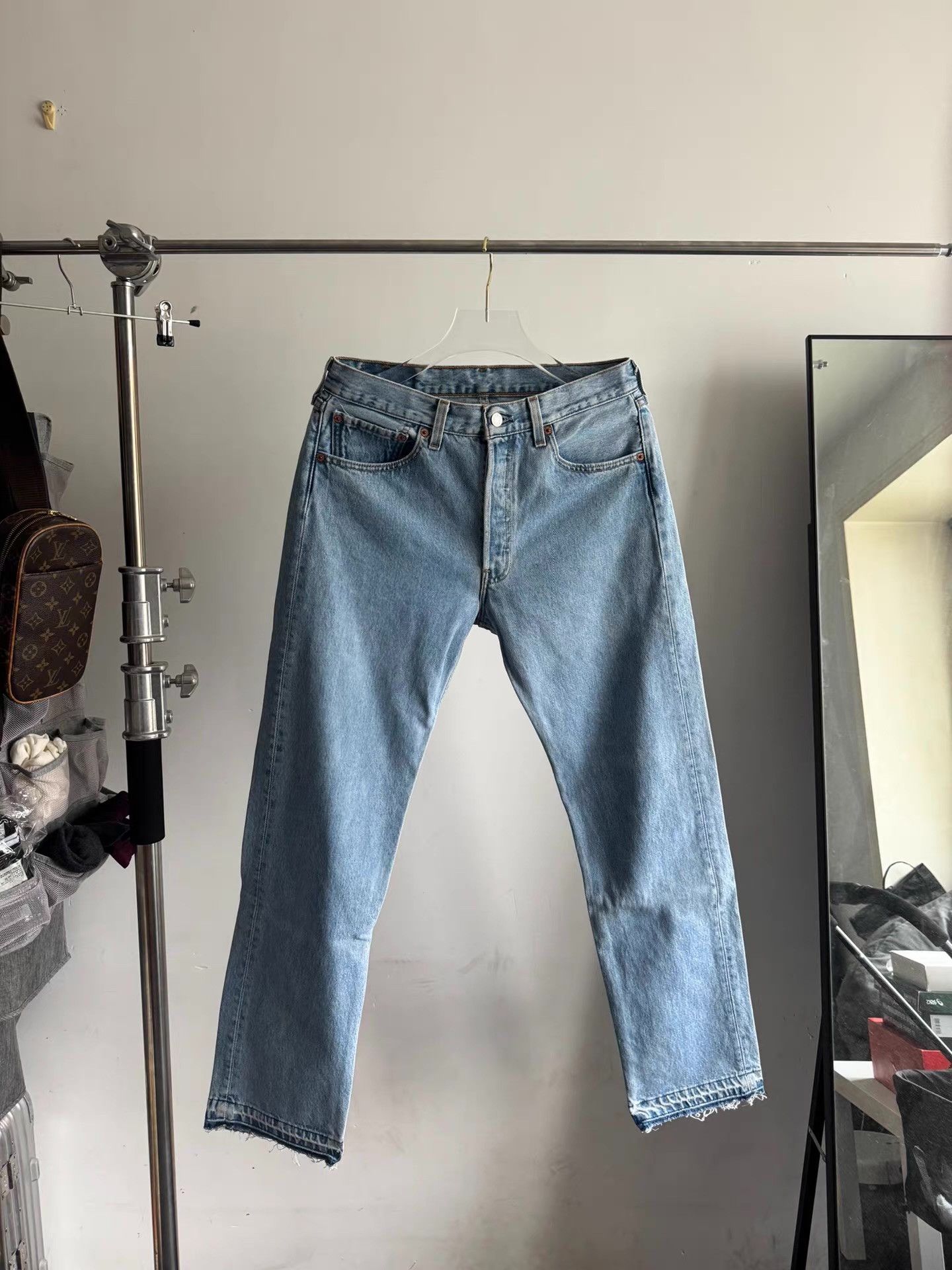 Levi's Vintage Levi's 501 Q17 Size US 36 / EU 52 - 1 Thumbnail