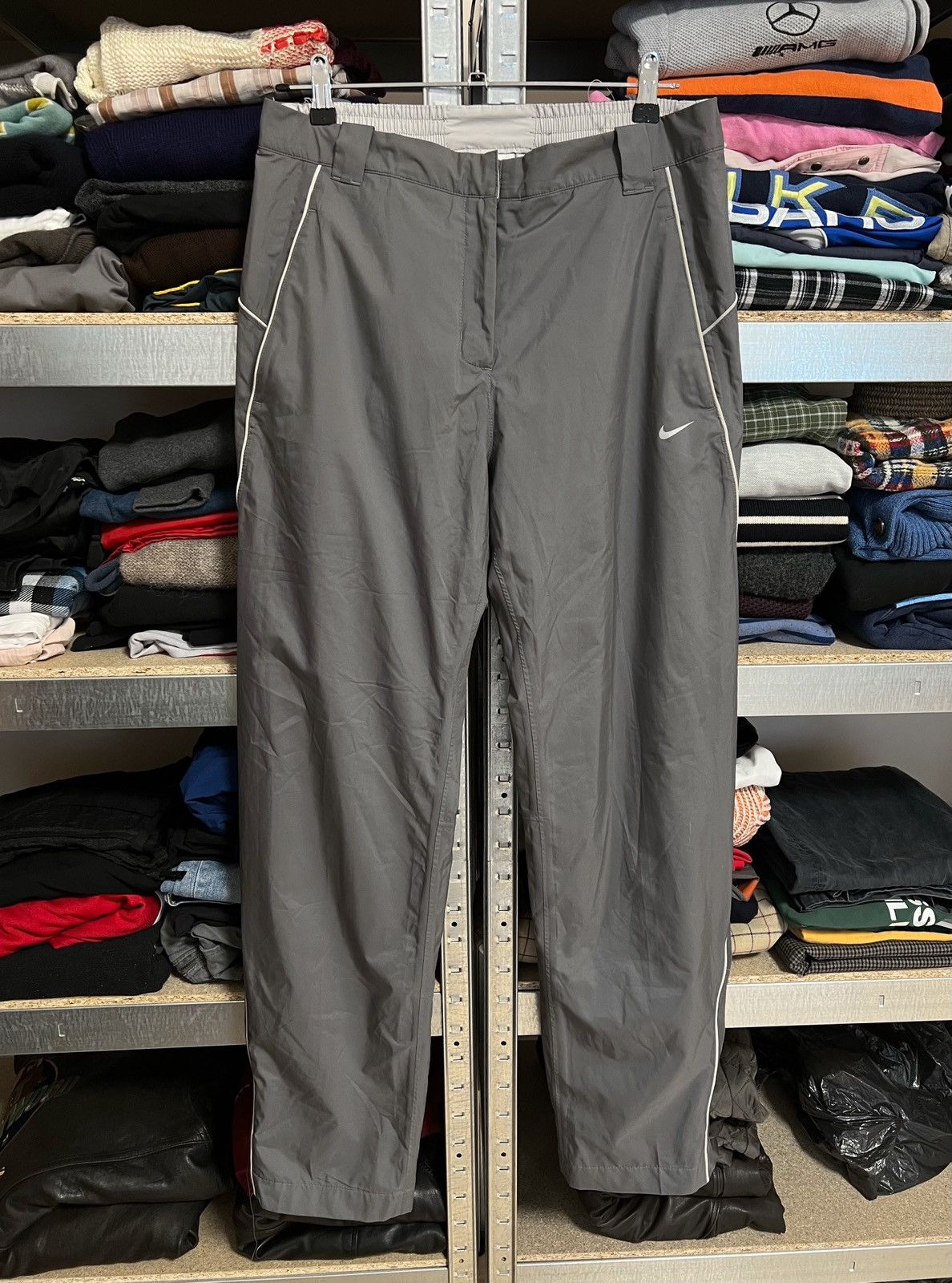 Vintage Vintage Nike Track Pants Swoosh Logo Y2K 90s Hype Drill 00s Size US 36 / EU 52 - 1 Thumbnail