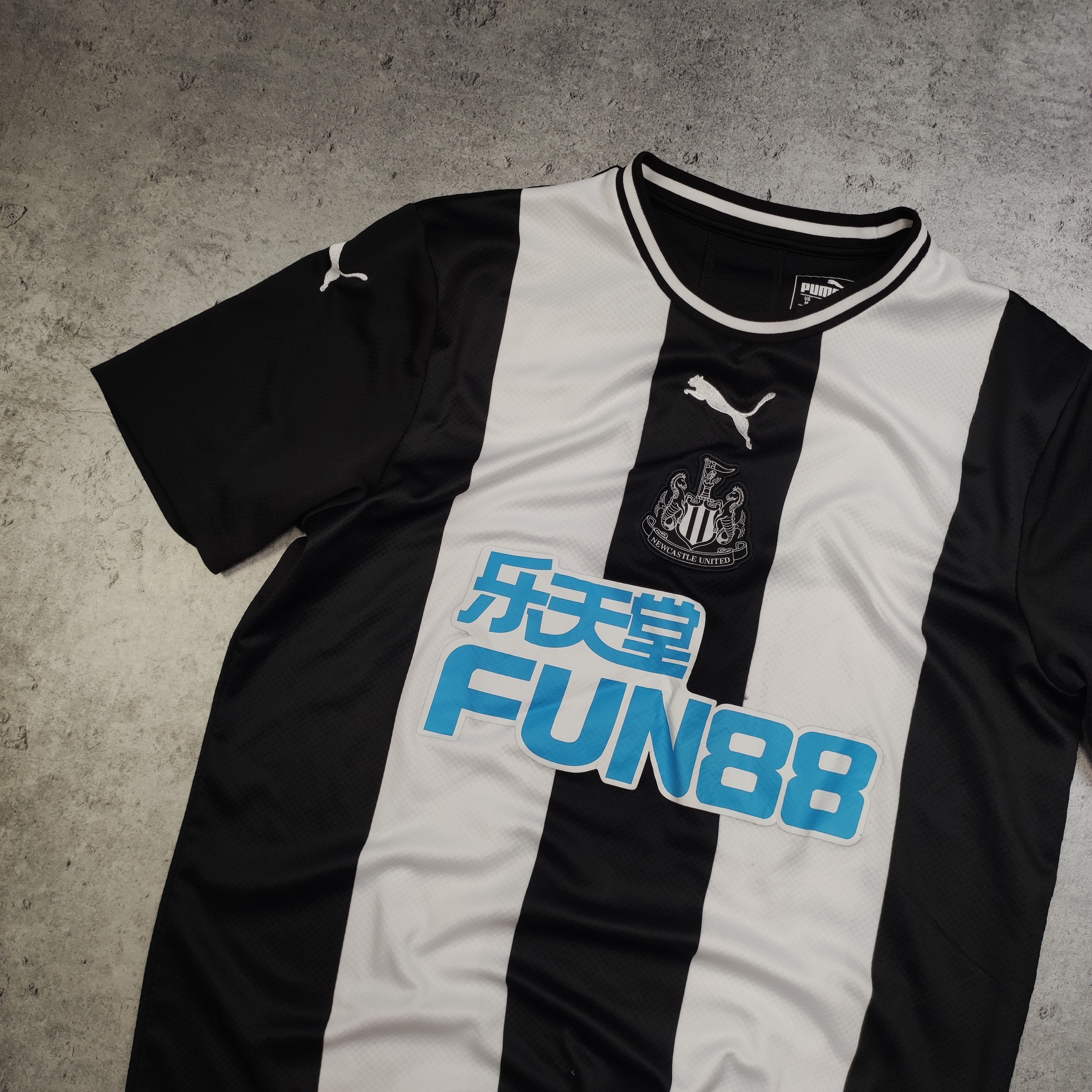 Puma RARE Puma x Football Soccer Newcastle United Home Jersey Size US M / EU 48-50 / 2 - 3 Thumbnail