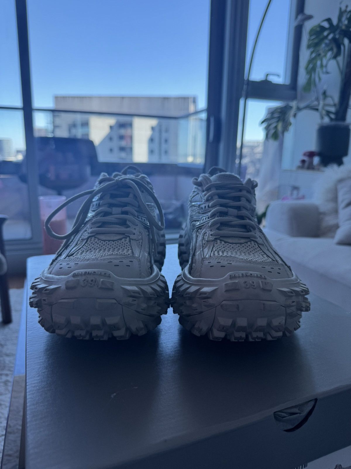 Balenciaga Balenciaga Bouncer Beige EU 39 Size US 6 / EU 39 - 2 Thumbnail