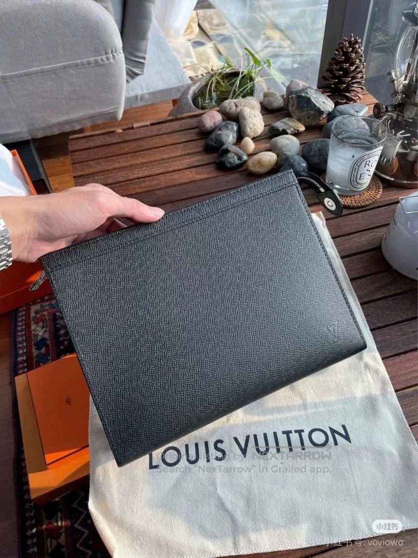 Louis Vuitton Louis Vuitton Pochette Voyage Toiletry Pouch. Size ONE SIZE - 4 Thumbnail
