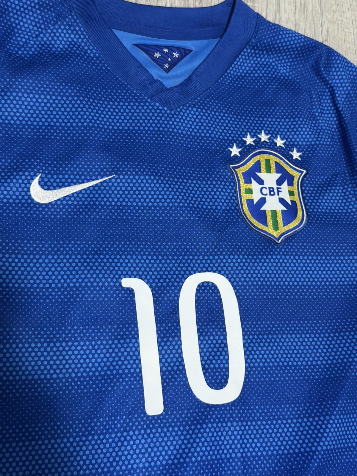 Nike Authentic Neymar Brazil Jersey Size US S / EU 44-46 / 1 - 2 Thumbnail