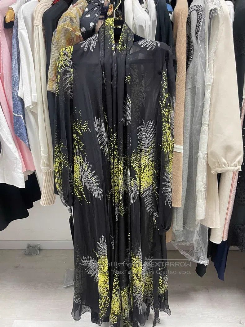 Valentino Valentino Silk evening gown Size L / US 10 / IT 46 - 1 Thumbnail