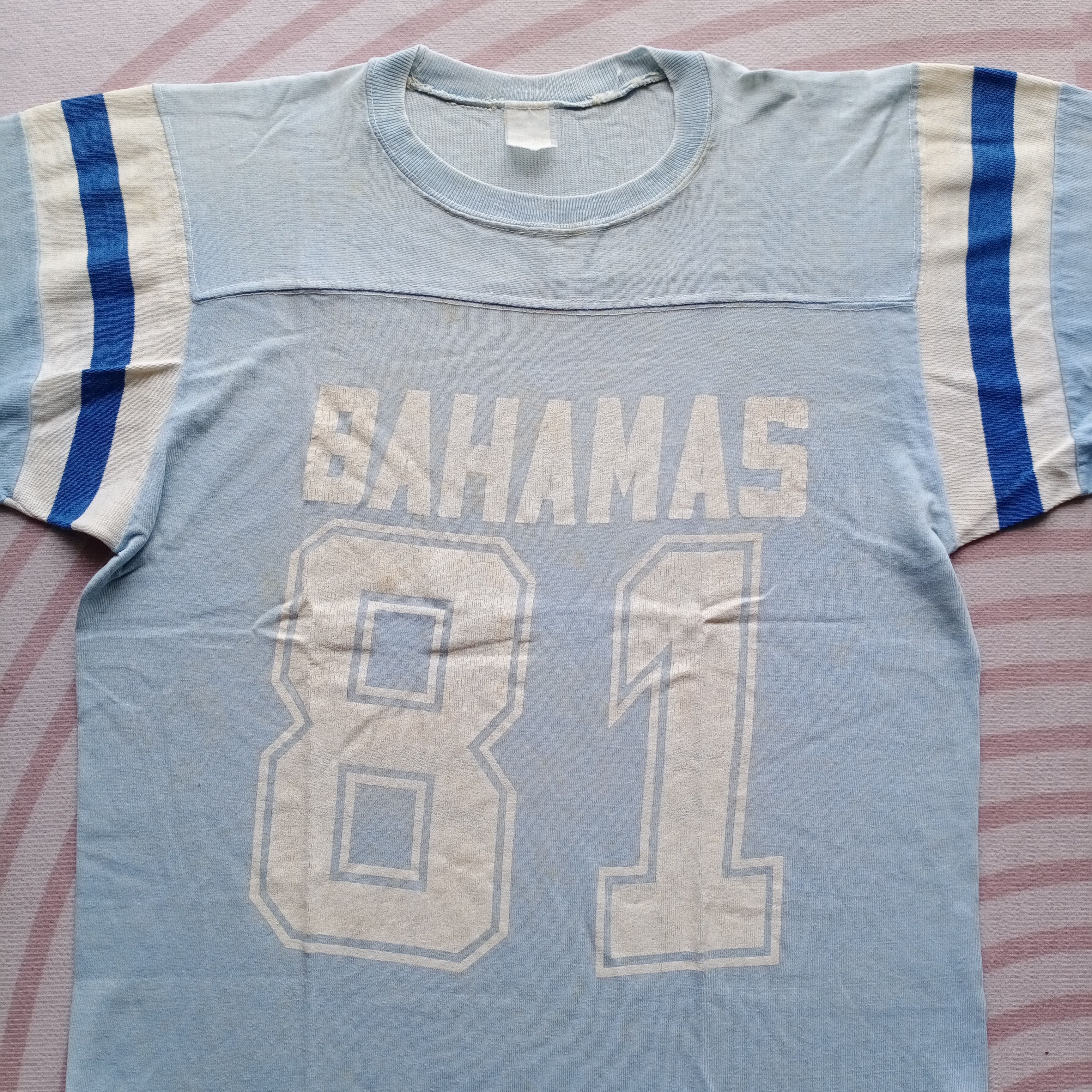 Vintage Vintage 80s Bahamas 81 raglan tshirt Hawaii Souvenir Size US S / EU 44-46 / 1 - 3 Thumbnail