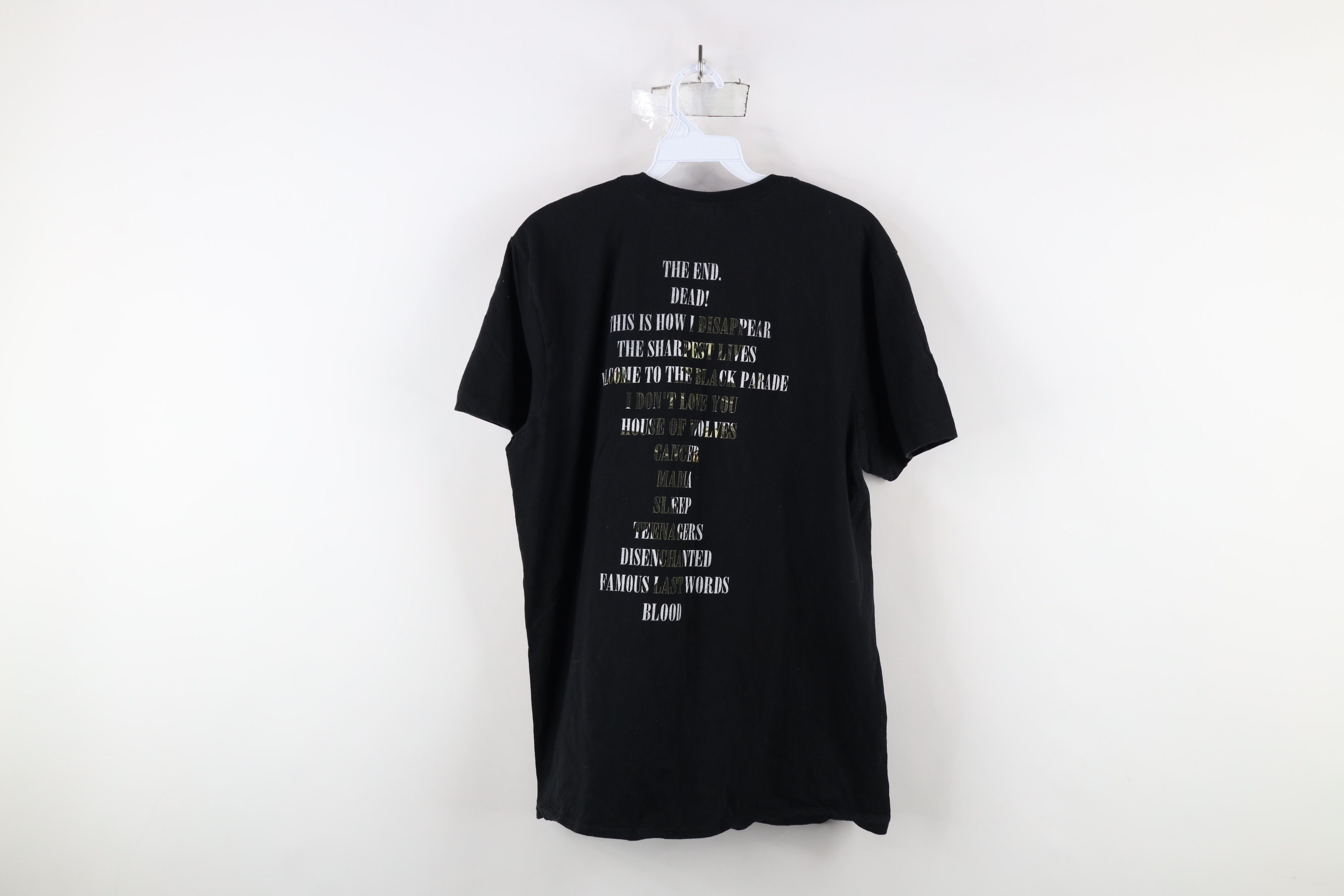 Vintage Vintage Y2K Black Parade My Chemical Romance Band T-Shirt Size US L / EU 52-54 / 3 - 10 Thumbnail