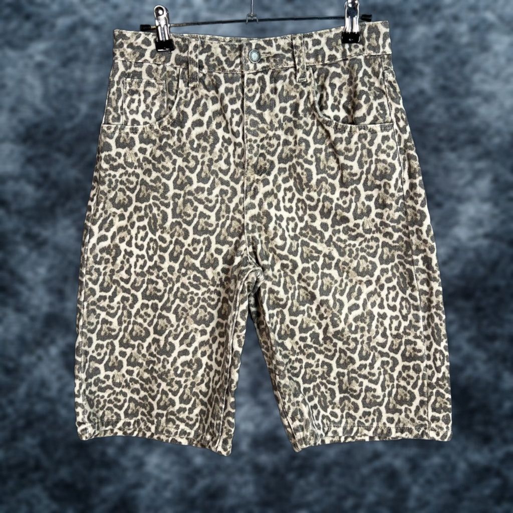 Vintage STR STR Leopard Denim Shorts Womens size 2 Cotton Bermuda Beige Leopard Pattern 90s Vintage Size 26" / US 2 / IT 38 - 1 Thumbnail