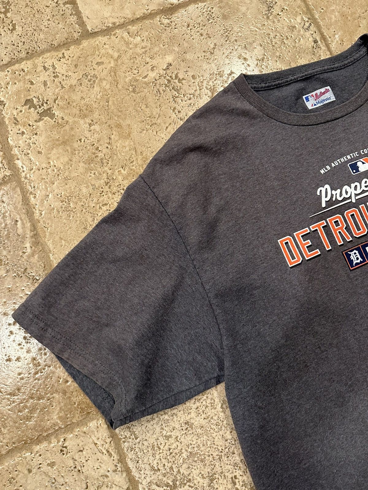MLB × Vintage Vintage MLB Detroit Tigers Majestic Authentic Grey T-Shirt Size US XL / EU 56 / 4 - 7 Thumbnail