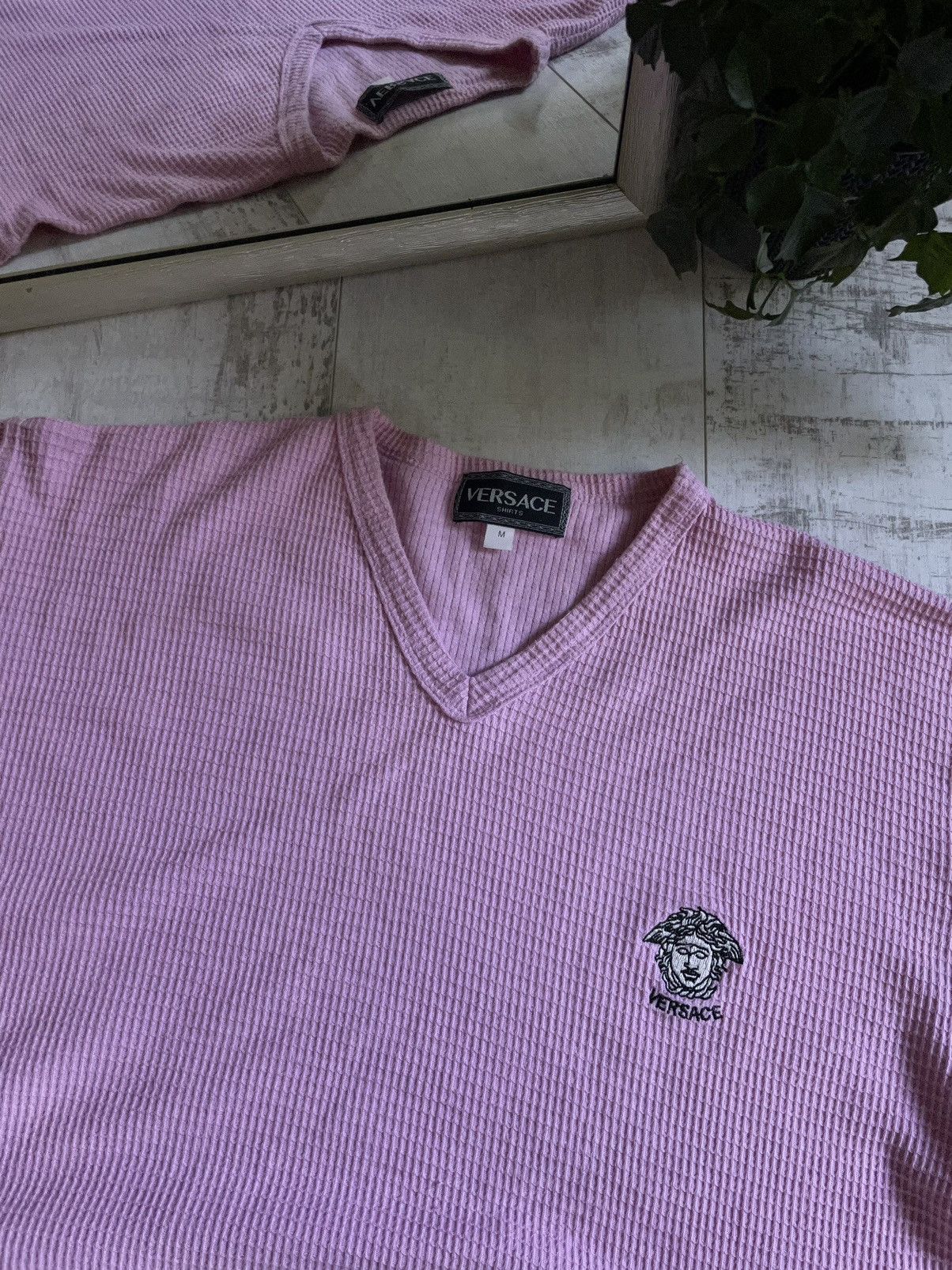 Versace × Vintage Vintage Versace 90’s Pink Waffle T-Shirt Medusa Logo Size US M / EU 48-50 / 2 - 3 Thumbnail