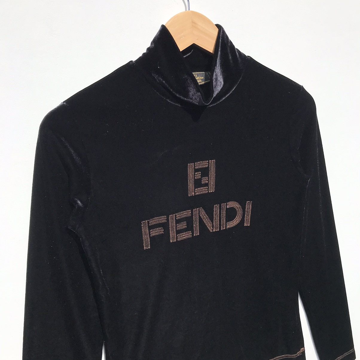 Fendi Vintage Fendi Velvet Shirt Spellout Embroidery Fendi Luxury Size S / US 4 / IT 40 - 5 Thumbnail