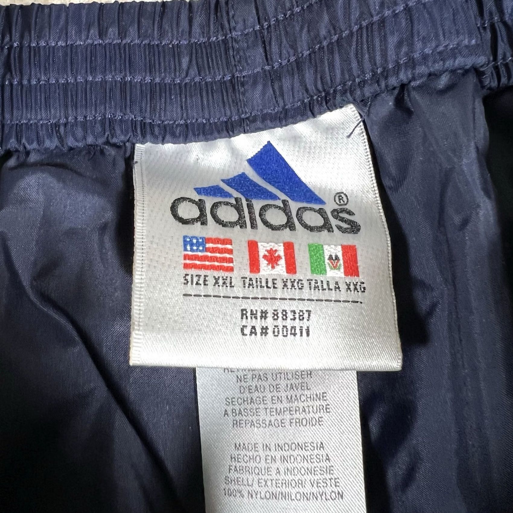 Adidas VINTAGE Adidas Windbreaker Track Pants Men's 2XL Warm-Up Blue Navy Lined Track Pants 2XL Mens Navy Blue Lined Wide Leg Snap Button 1990s 2000s Size US 39 - 4 Thumbnail