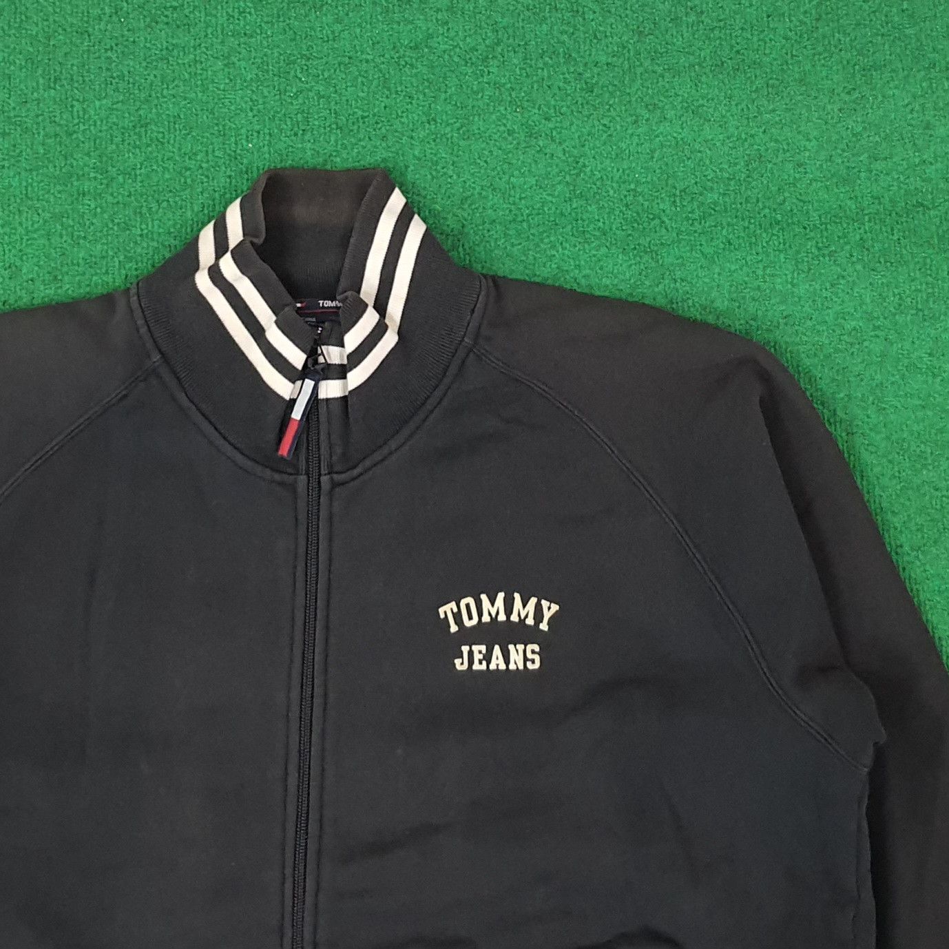 Tommy Jeans Vintage Tommy Jeans Hilfiger Zipper Sweatshirt C255N11 Size US XL / EU 56 / 4 - 4 Thumbnail