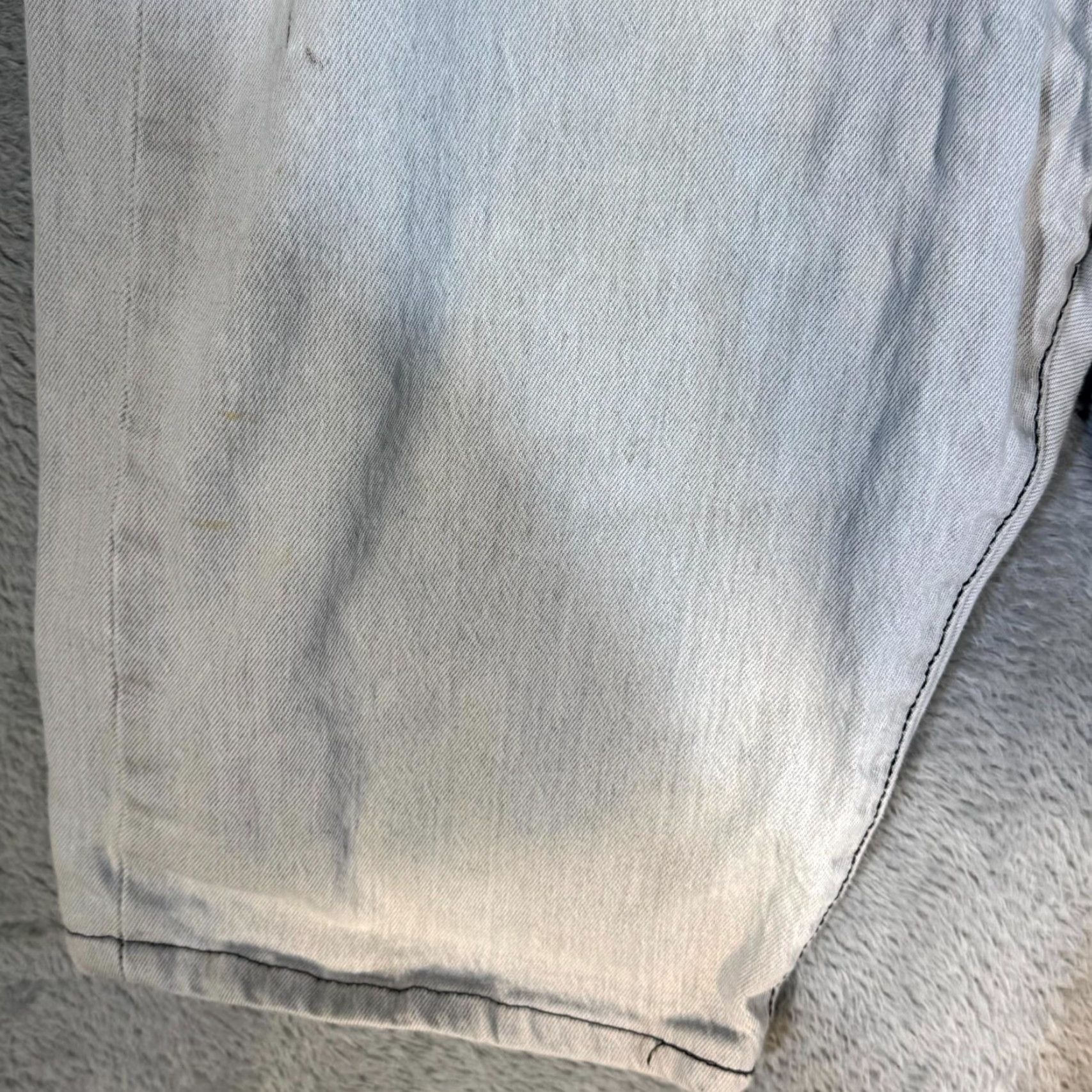 Levi's Levi's Shorts Bermuda Gray 501 Original Fit Mid-Rise Button-Fly Mens 36 Size US 36 / EU 52 - 6 Thumbnail
