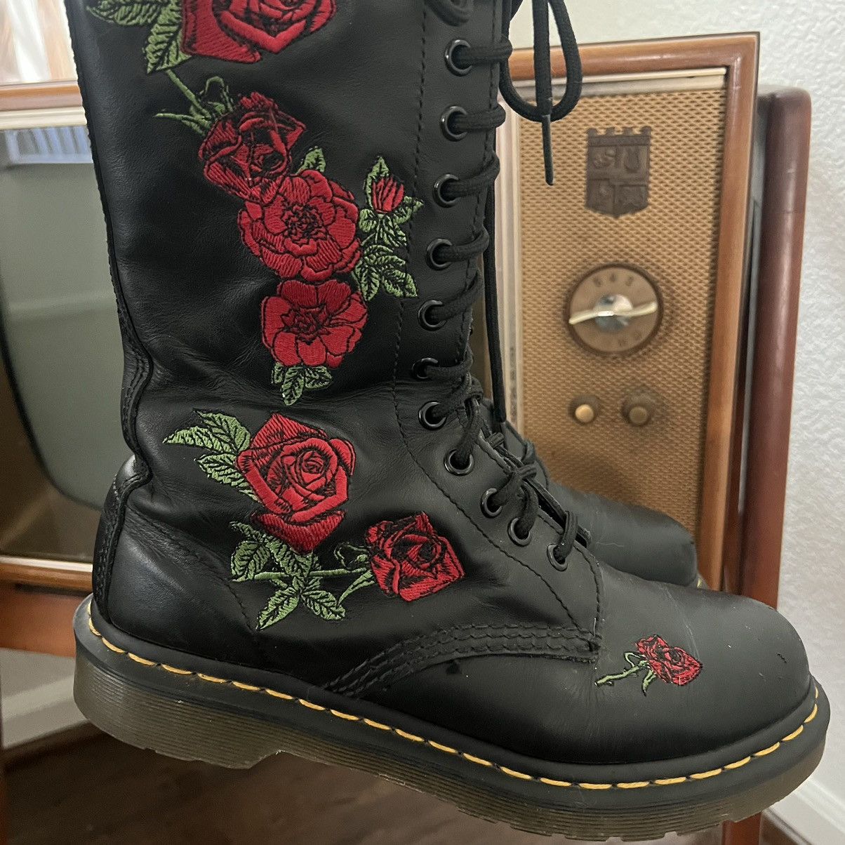 Dr. Martens Dr. Martens Rose Embroidered Boots Size US 8 / IT 38 - 6 Thumbnail