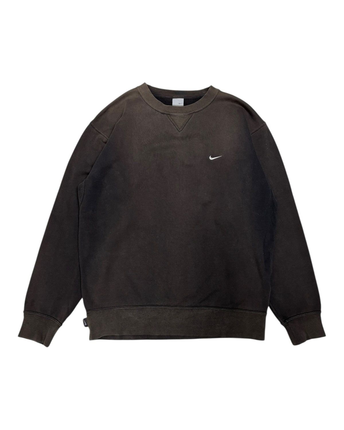 Nike RARE🔥90s VINTAGE NIKE SUN FADED THRASHED SWEATSHIRT Size US M / EU 48-50 / 2 - 2 Thumbnail