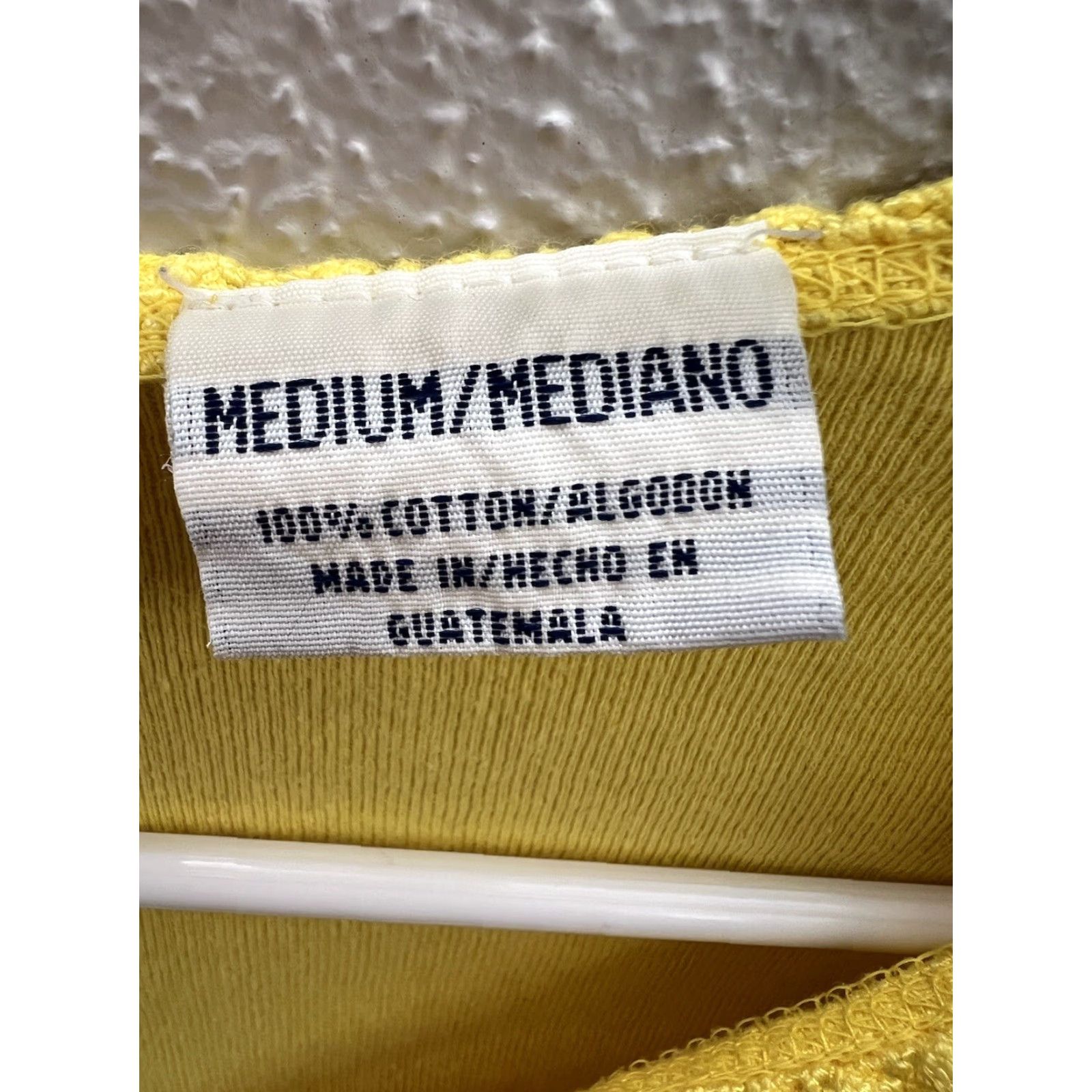 Basic Editions Basic Editions Shirt Adult Medium Yellow Solid Short Sleeve V-Neck Blouse Womens Size M / US 6-8 / IT 42-44 - 5 Thumbnail