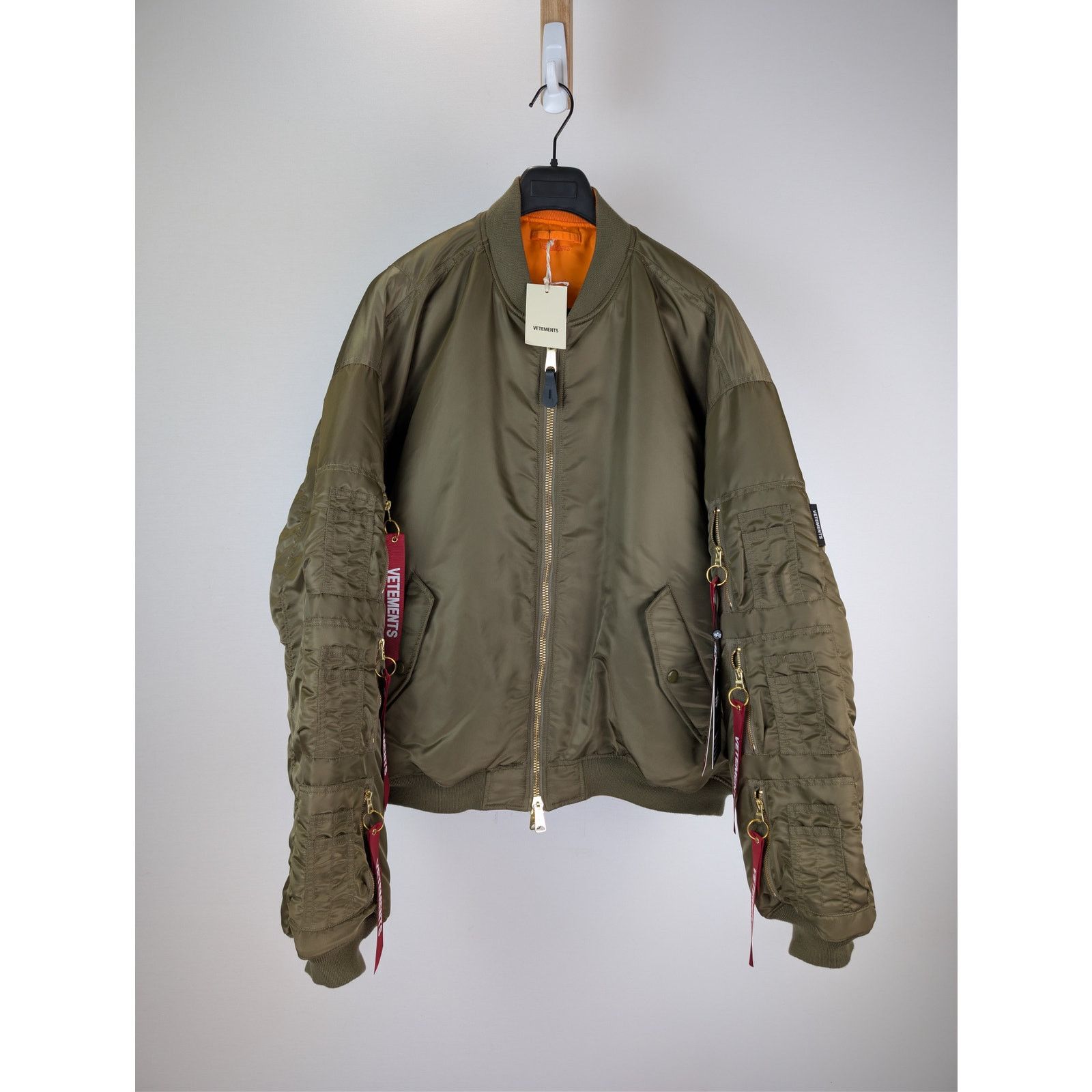 o1rshd1 Cargo Bomber Jacket in Green