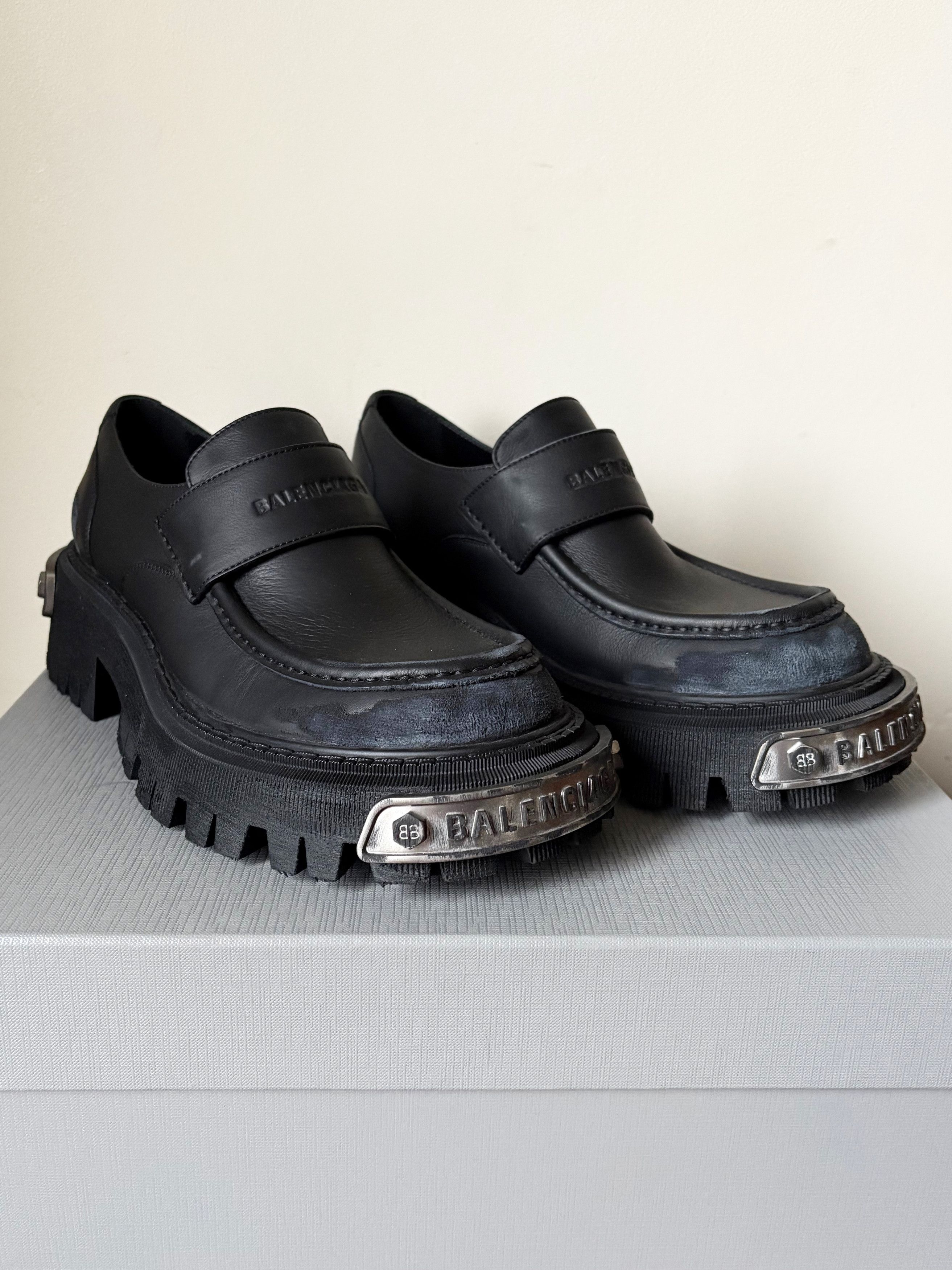 Balenciaga Balenciaga Pasadena Loafer in Black | Grailed