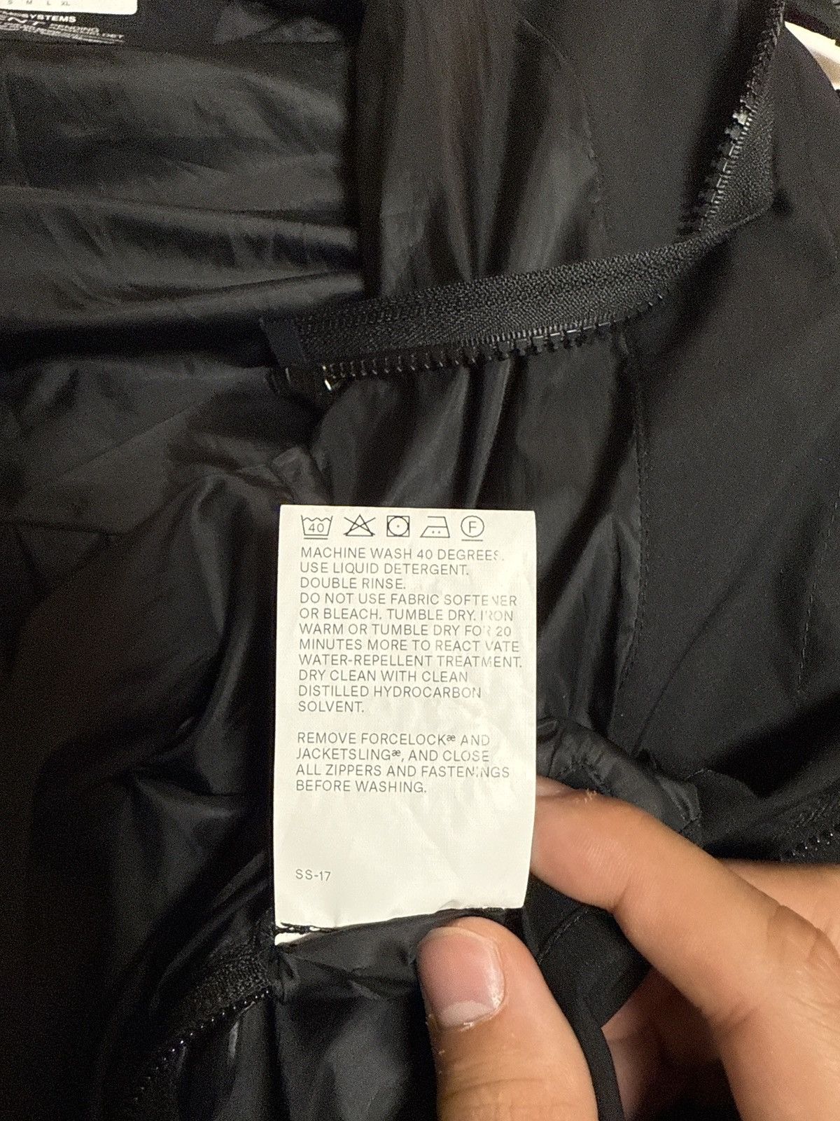 Acronym J46U-WS Size US L / EU 52-54 / 3 - 9 Thumbnail