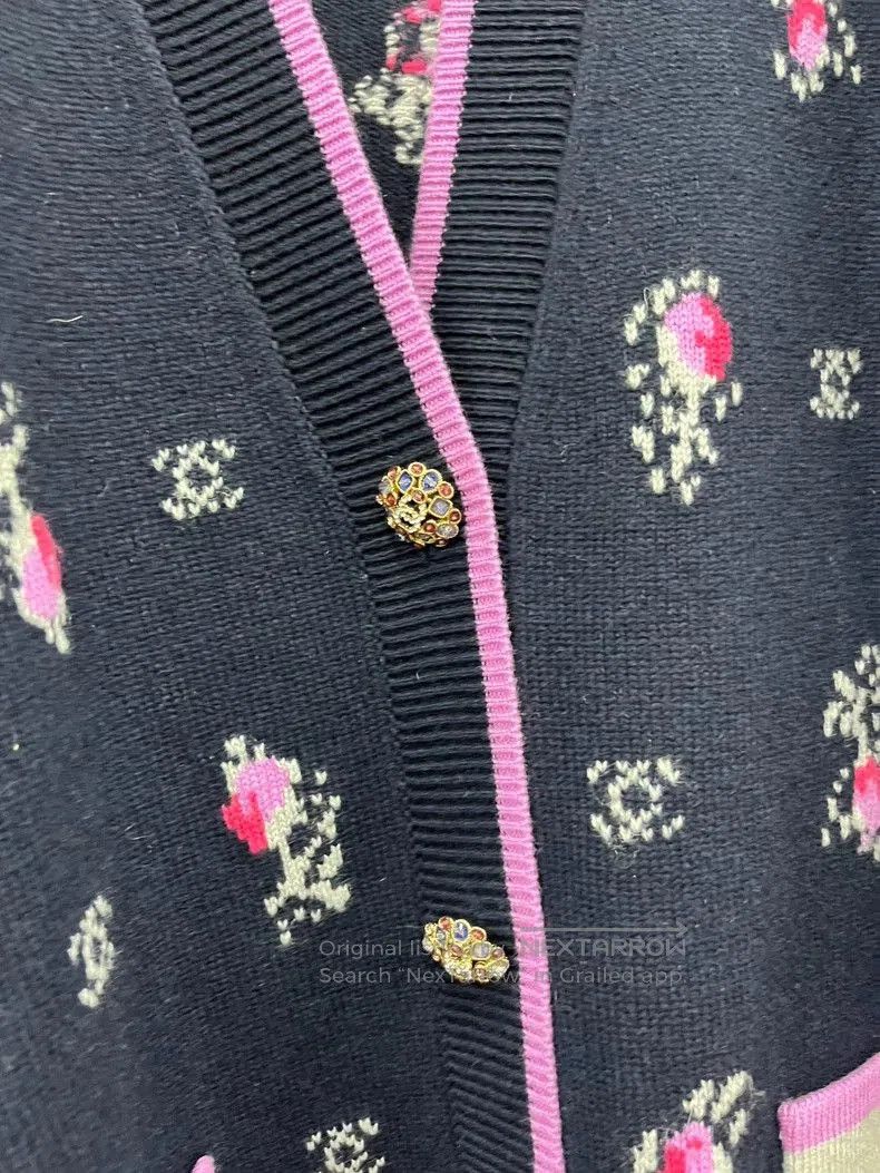 Chanel Chanel 22K Blue Floral Knit Cardigan. Size US M / EU 48-50 / 2 - 2 Thumbnail