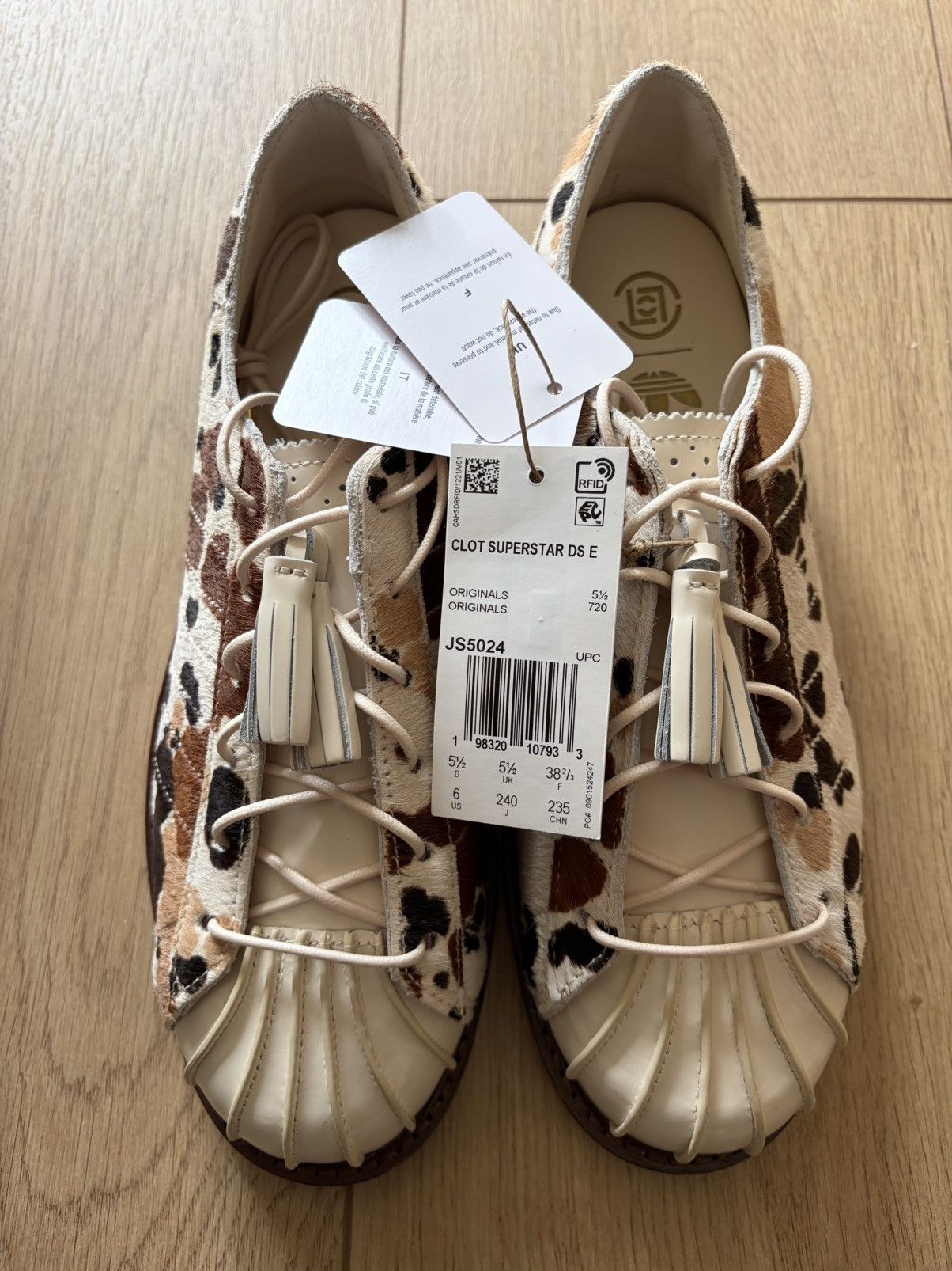 Adidas × CLOT Adidas x CLOT by Edison Chen Superstar cow-print Size US 6 / EU 39 - 7 Thumbnail