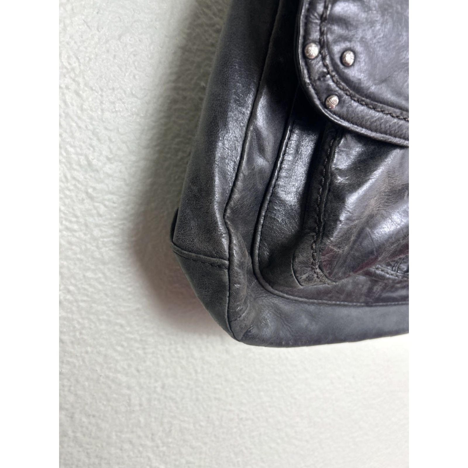 The Sak The Sak Ventura Leather Convertible Backpack / Shoulder Bag Womens Gray Leather 11x12.5x3 Snap Distressed Convertible Bag Features Size ONE SIZE - 7 Thumbnail