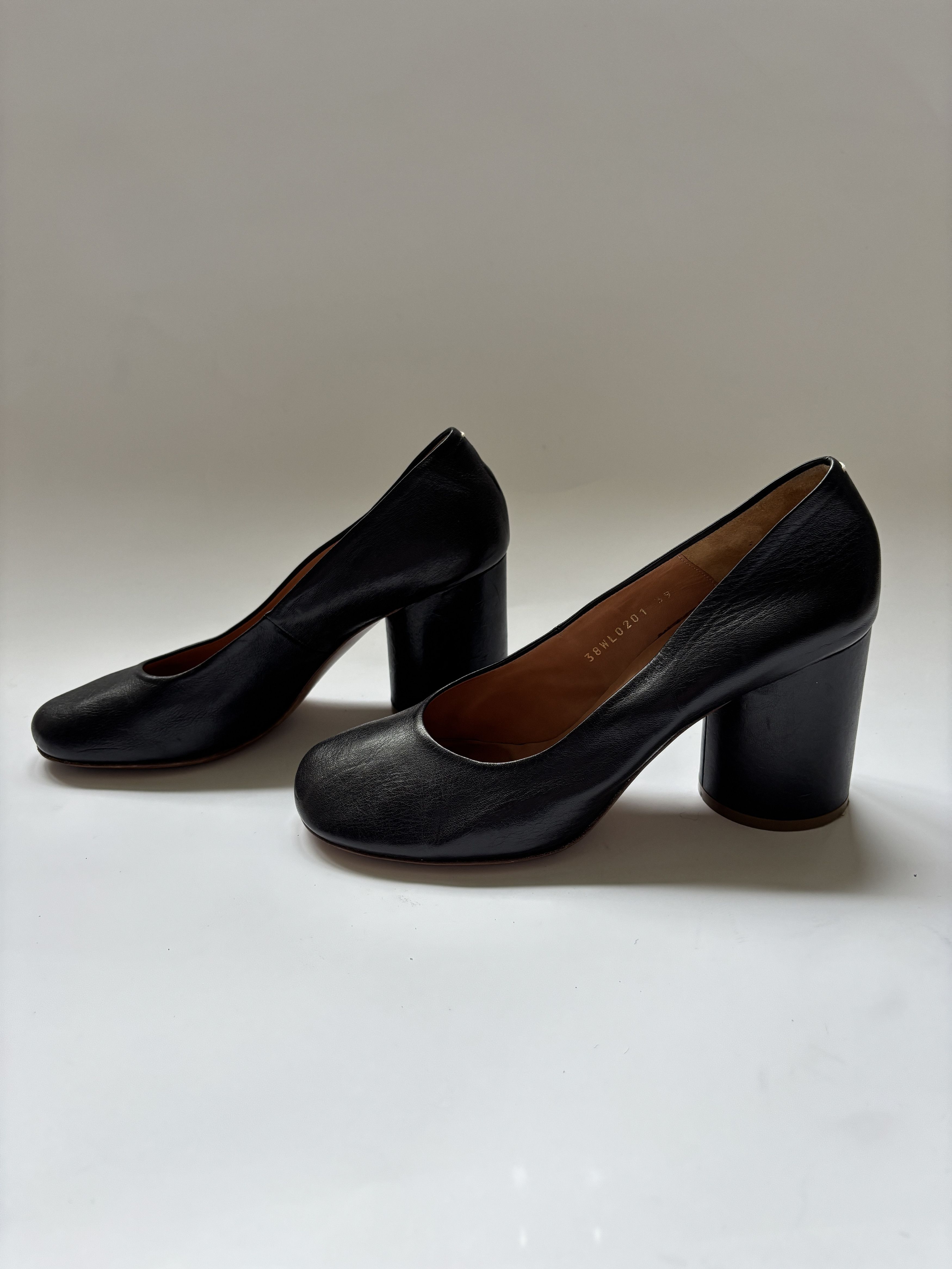 Maison Margiela ⚡️QUICK SALE⚡️Margiela Black Round Toe, Round Heel Pumps Size US 9 / IT 39 - 4 Thumbnail