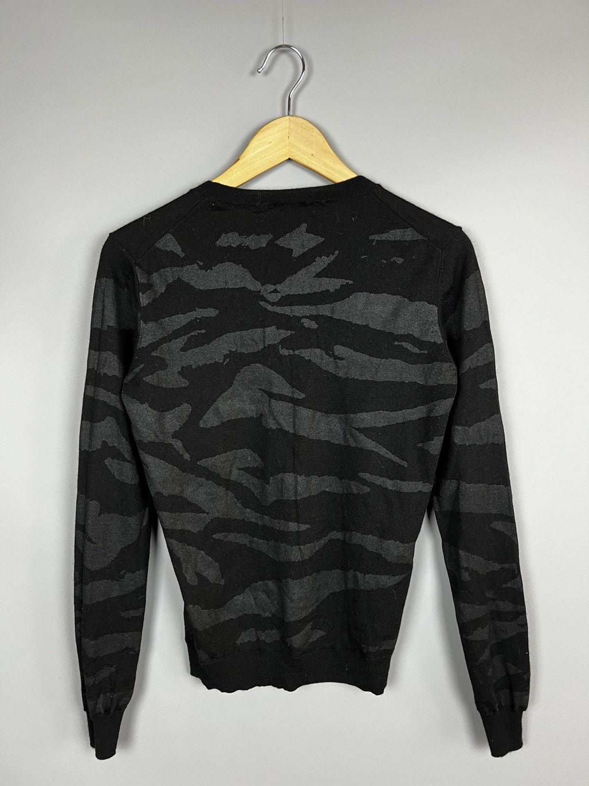 Alexander McQueen MCQ Alexander McQueen black camouflage long sleeve sweater Size M / US 6-8 / IT 42-44 - 7 Thumbnail